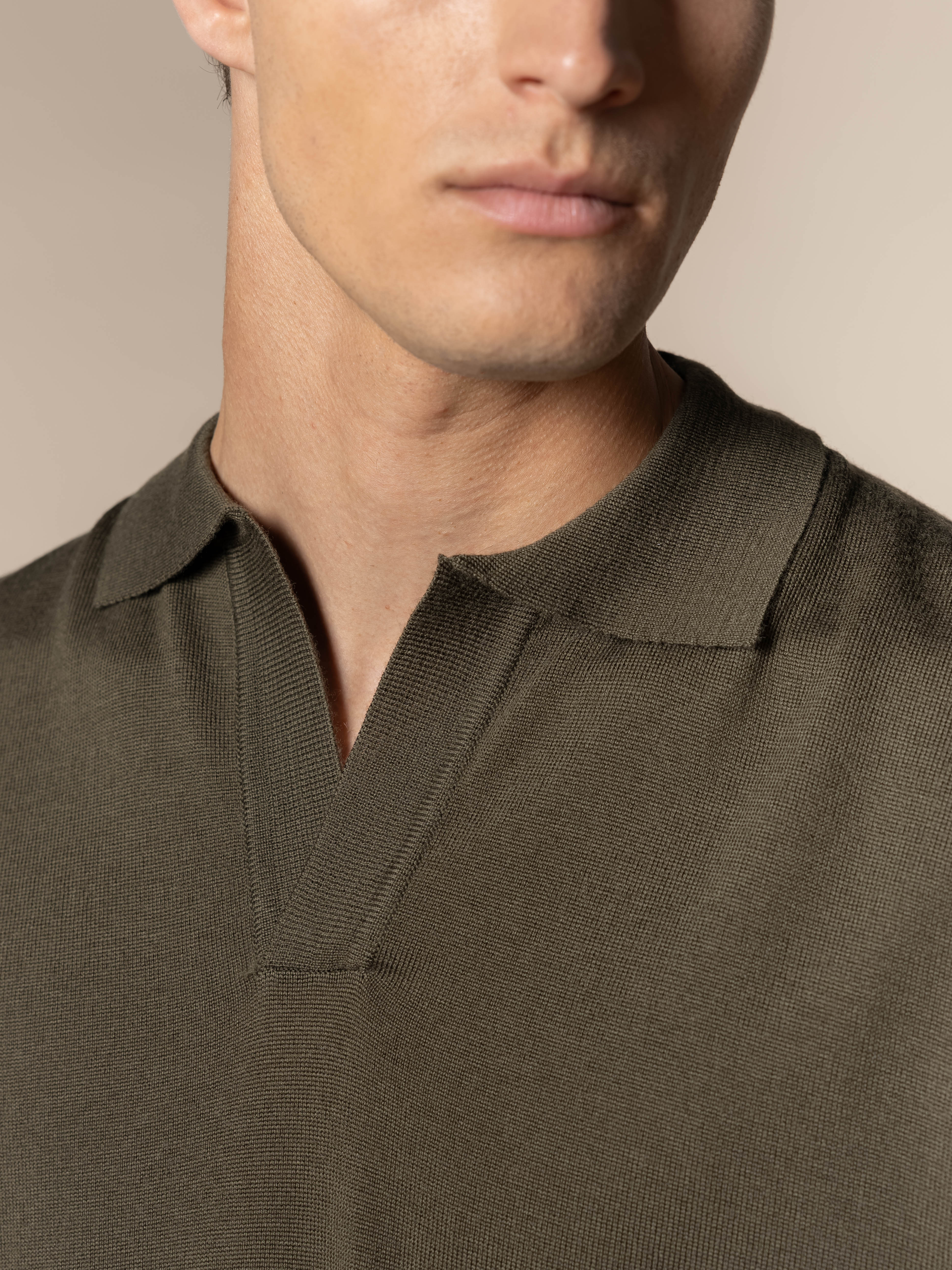 Shortsleeve Buttonless Polo Olive
