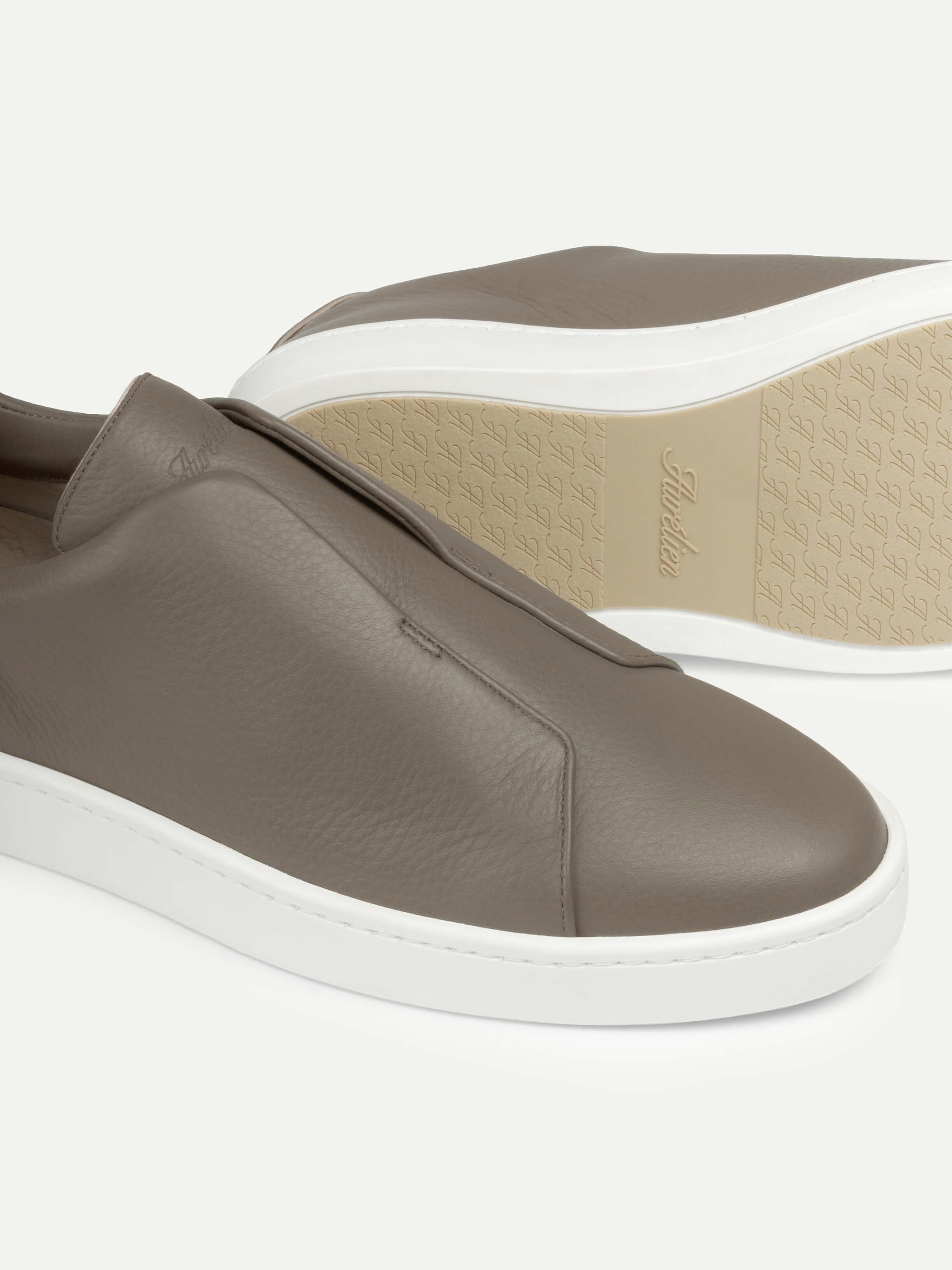 Taupe Grain AUR3 Sneaker