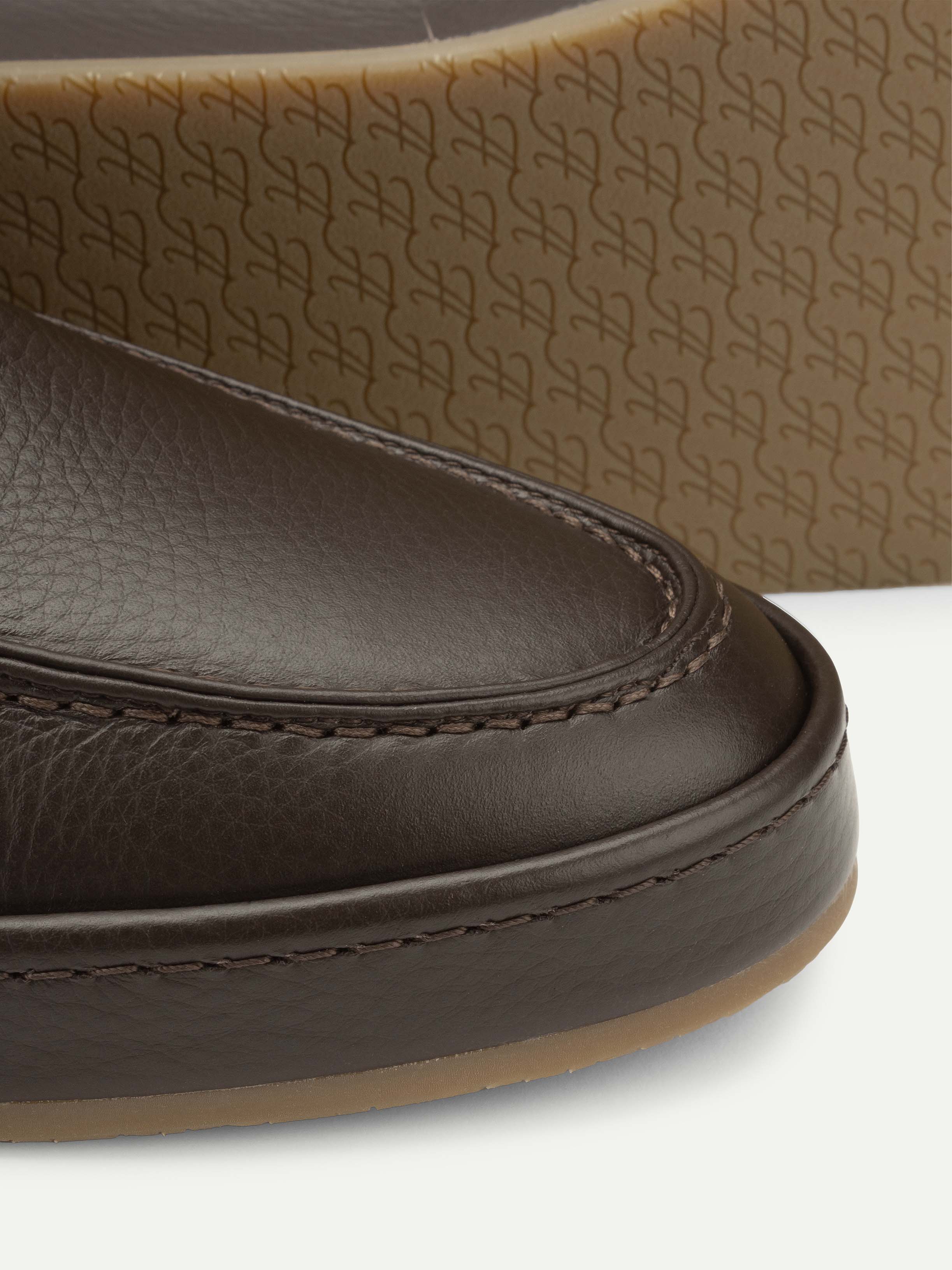 Brown Grain Voyager Loafer