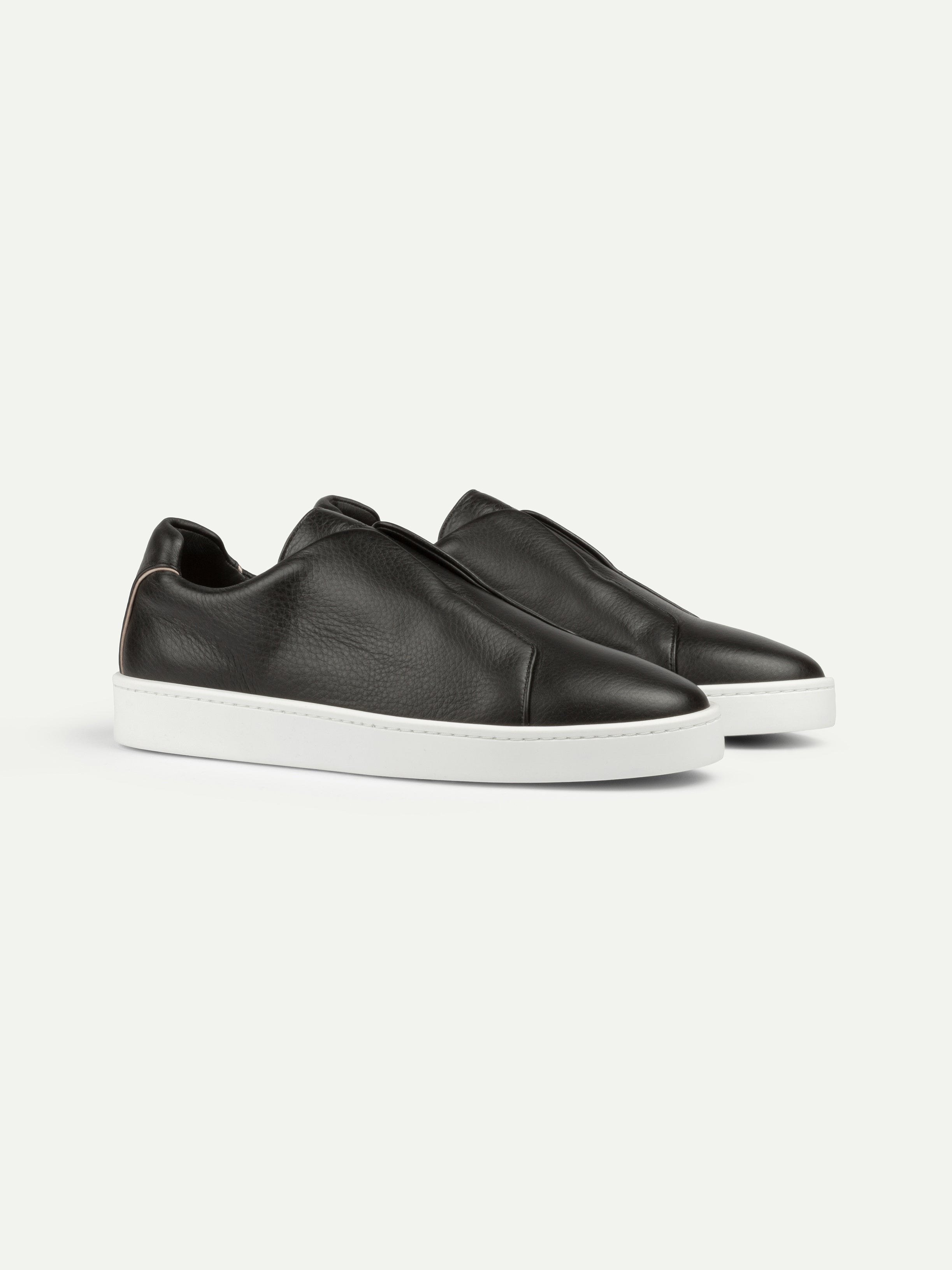 Black Grain AUR3 Sneaker