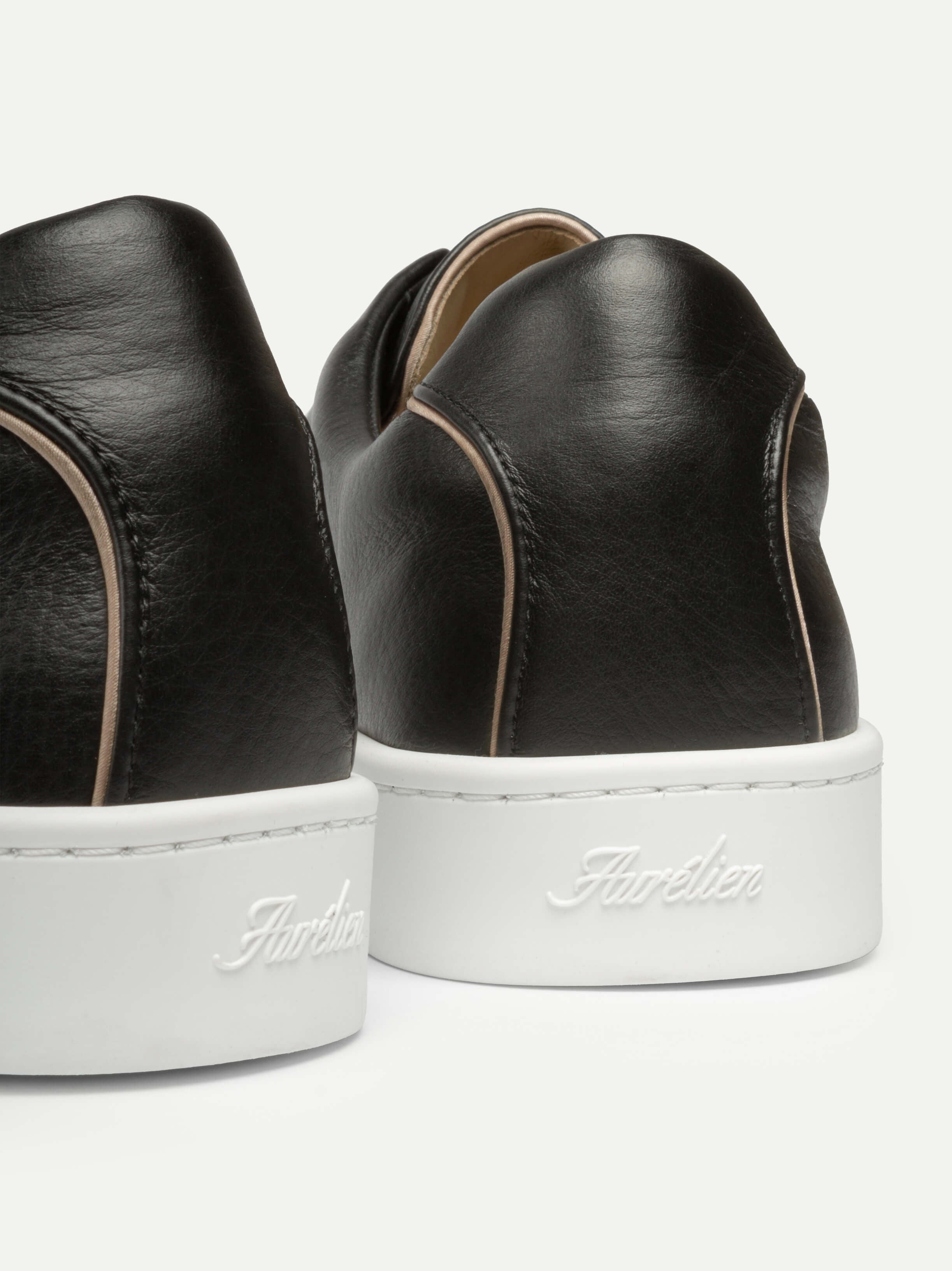 Black Grain AUR3 Sneaker