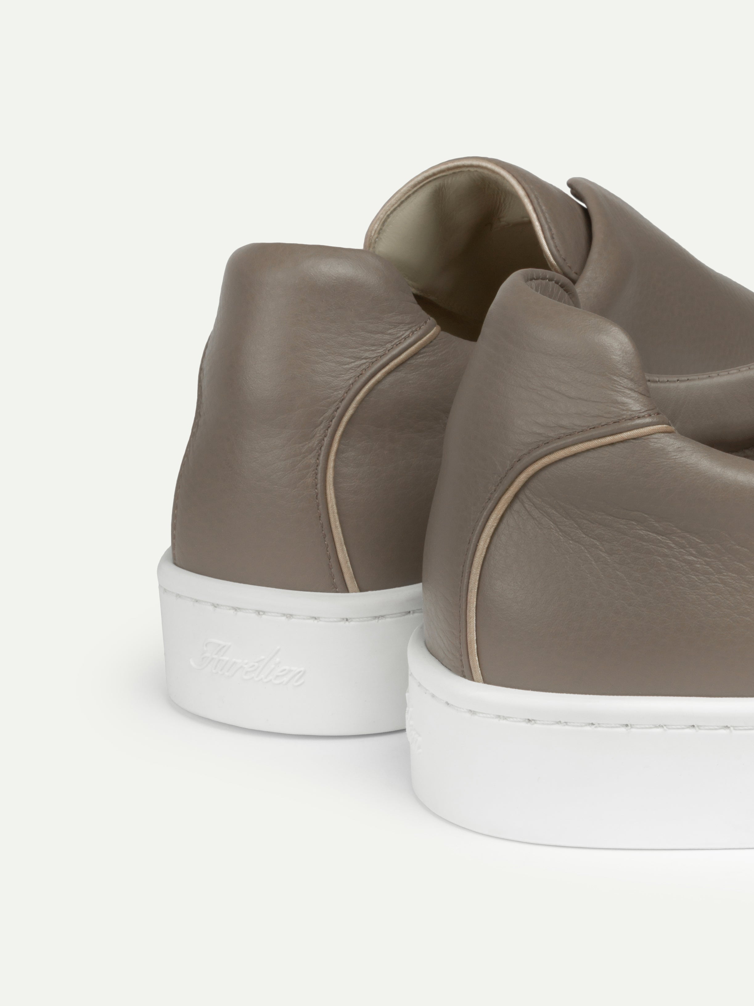 Taupe Grain AUR3 Sneaker