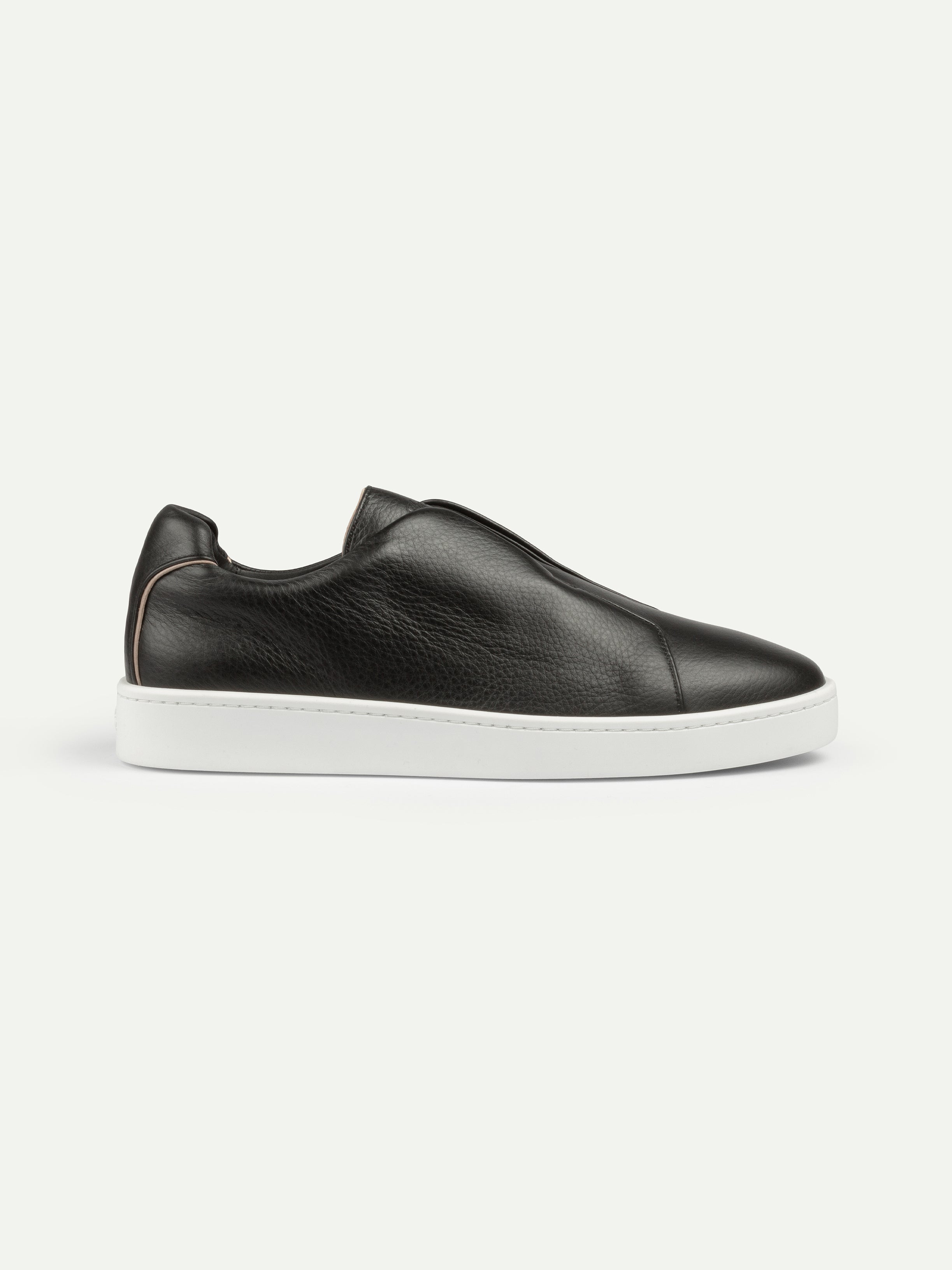 Black Grain AUR3 Sneaker