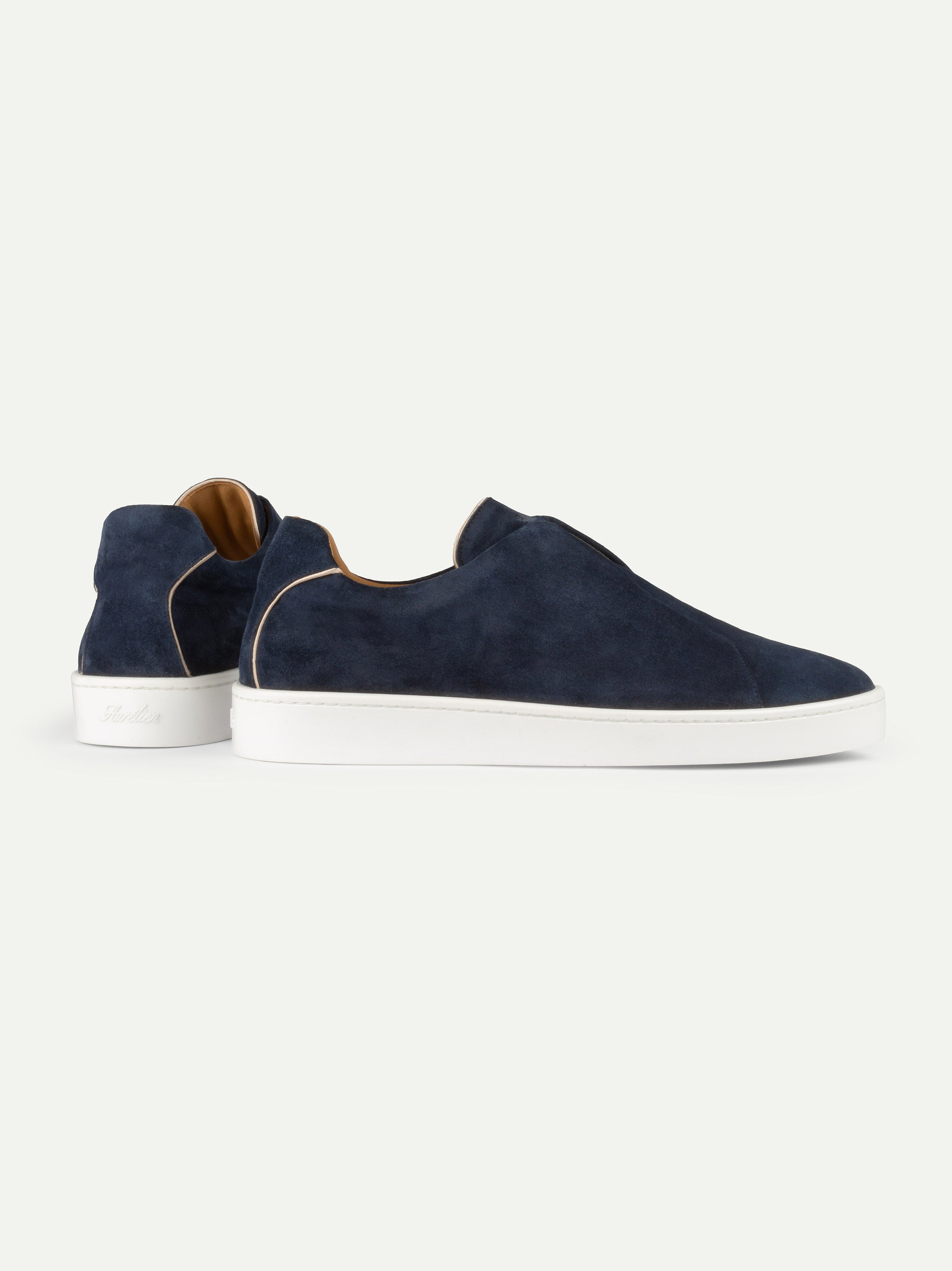 Navy AUR3 Sneaker