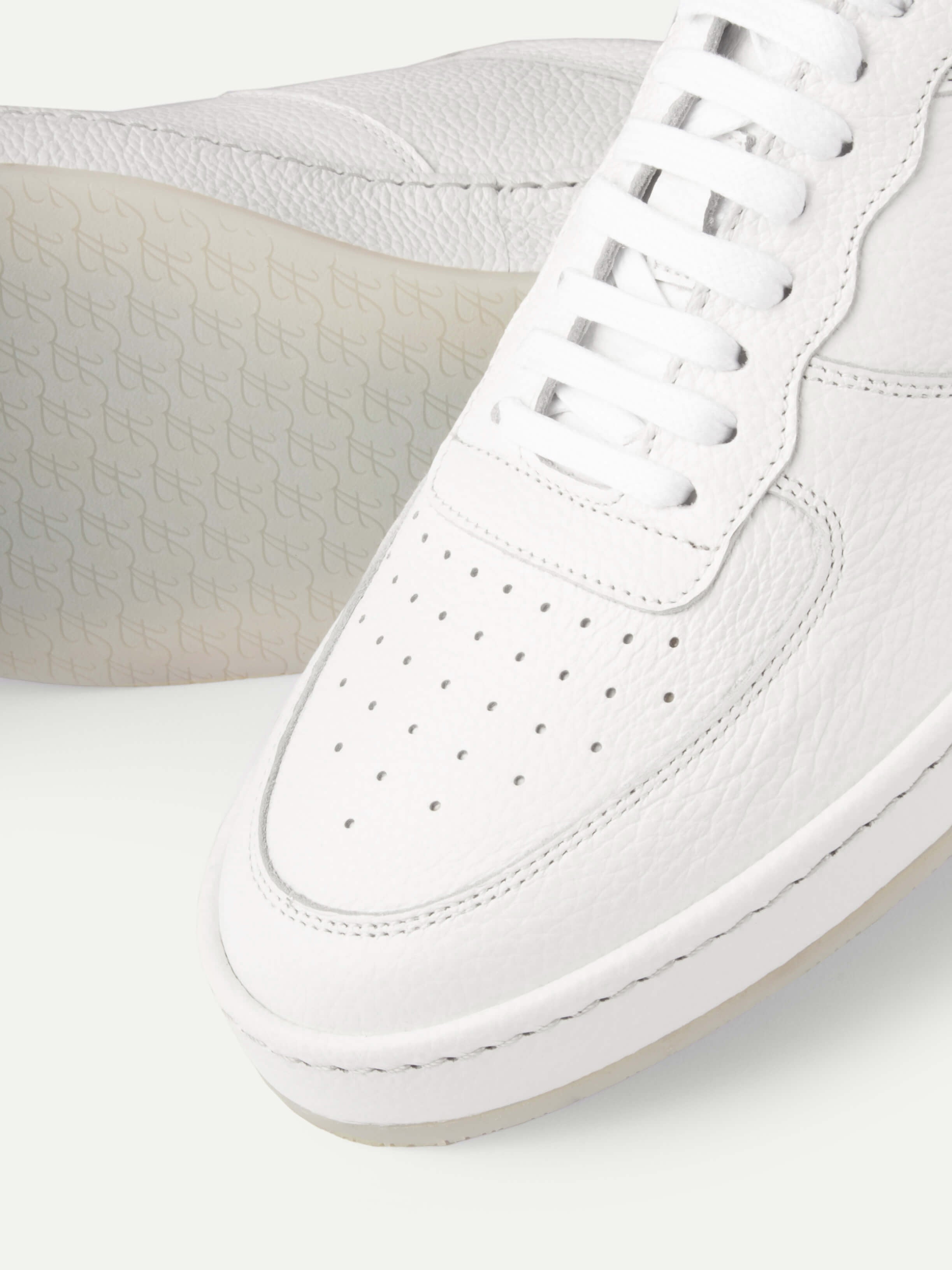 White Grain Voyager AUR2 Sneaker