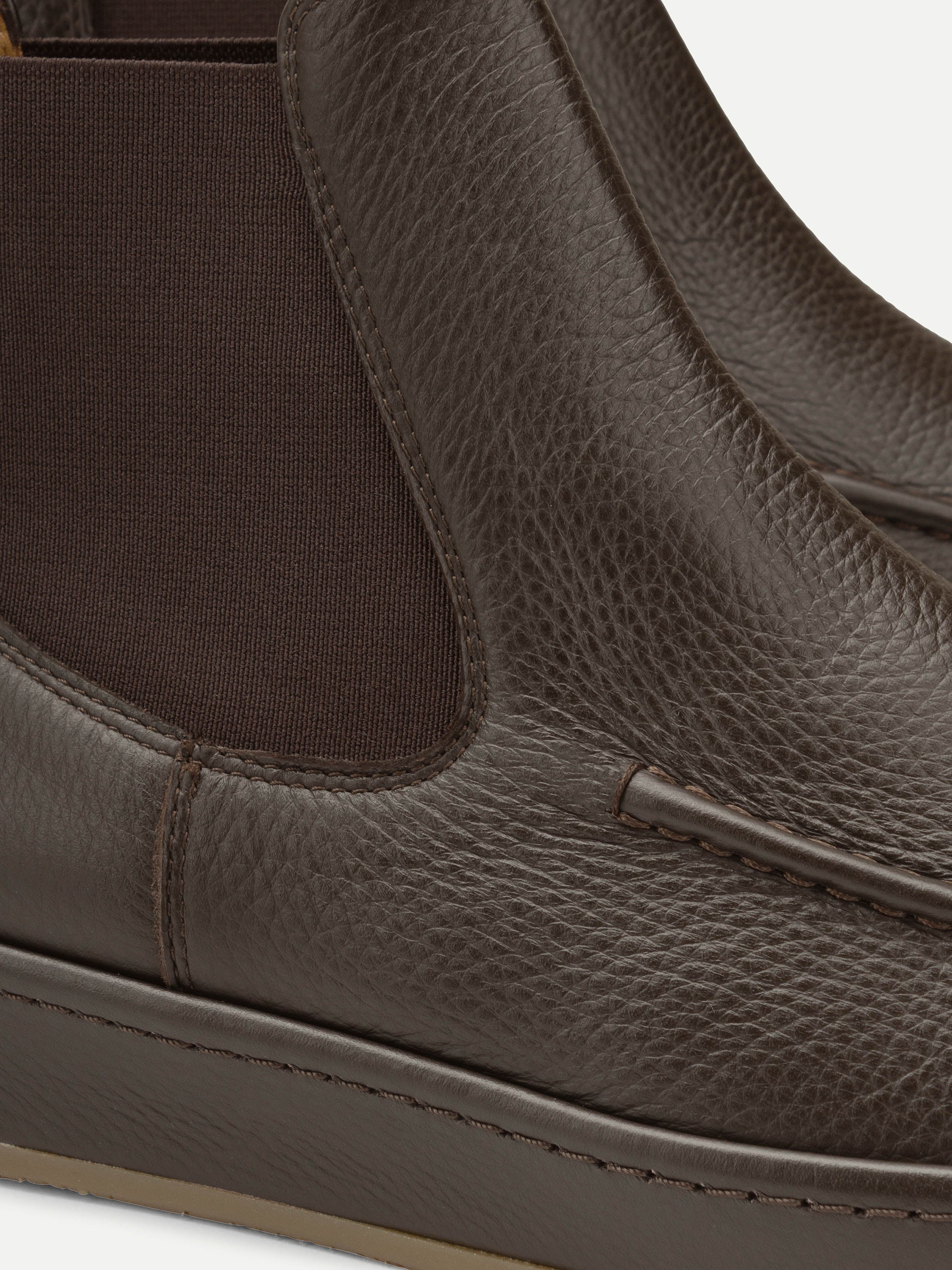 Brown Grain Voyager Chelsea