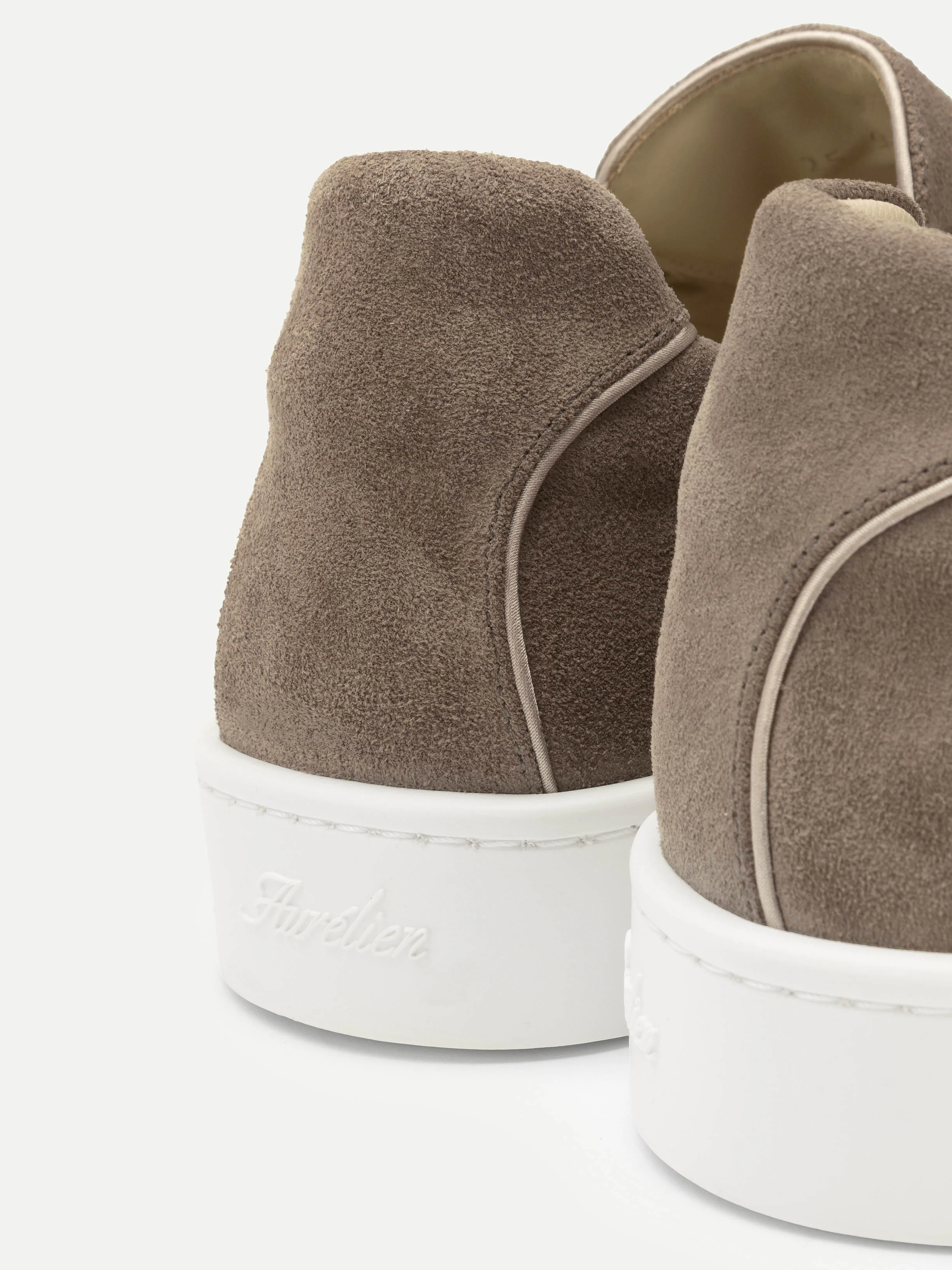 Ash Grey AUR3 Sneaker