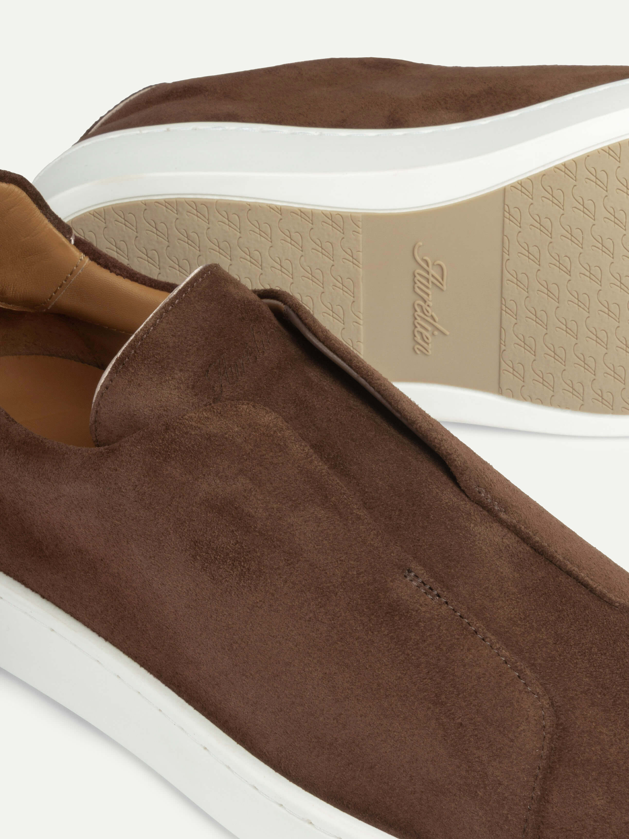 Chocolate AUR3 Sneaker