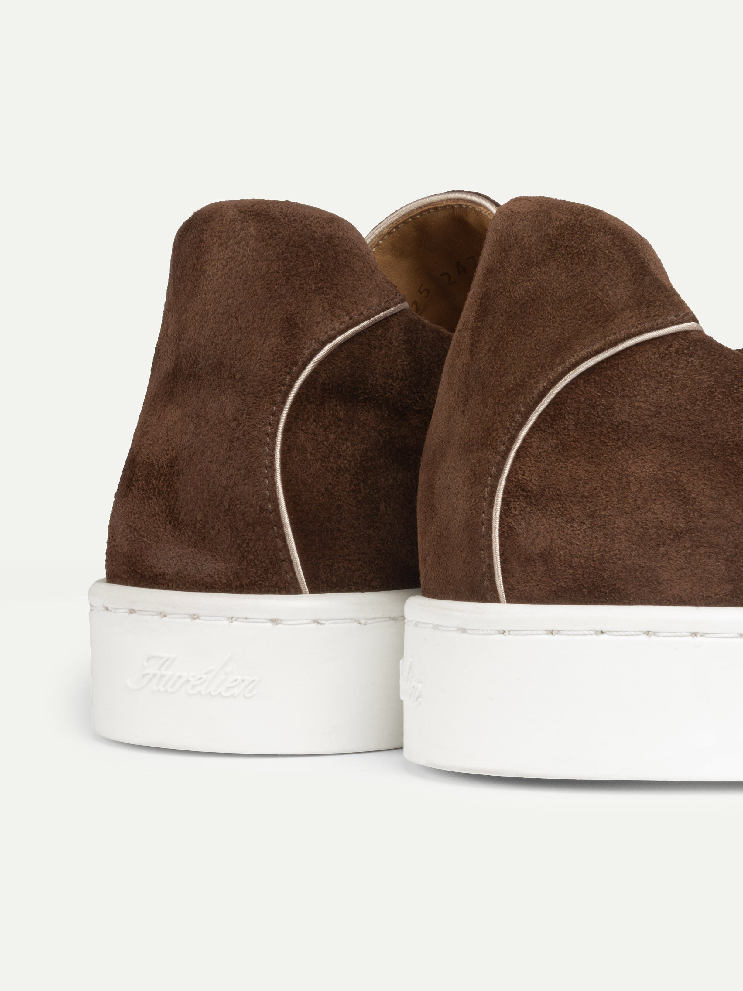 Chocolate AUR3 Sneaker