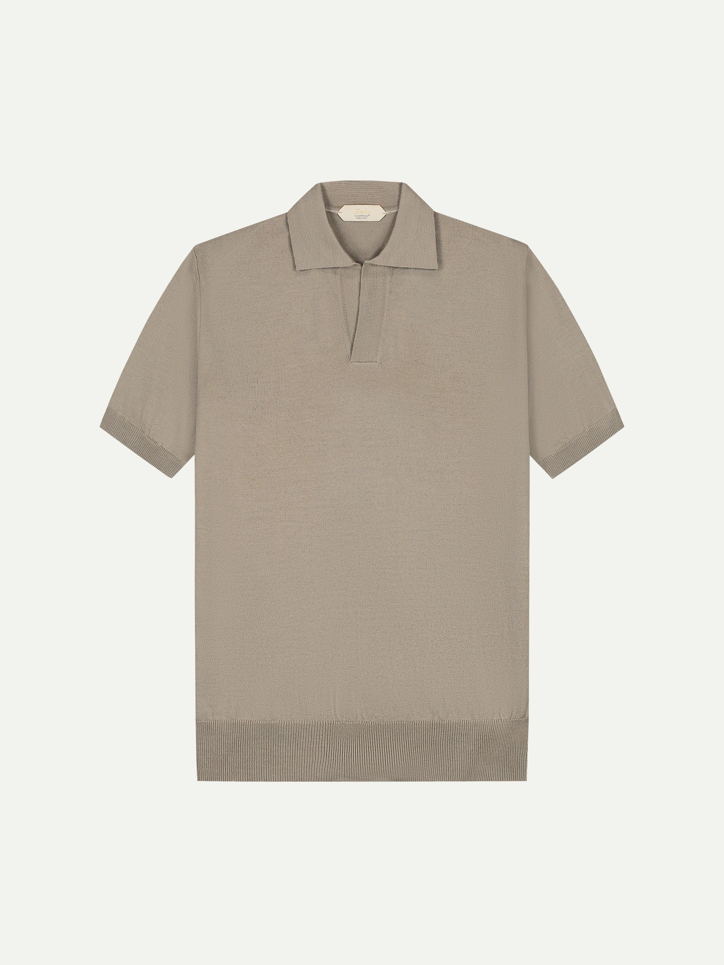 Shortsleeve Buttonless Polo Taupe