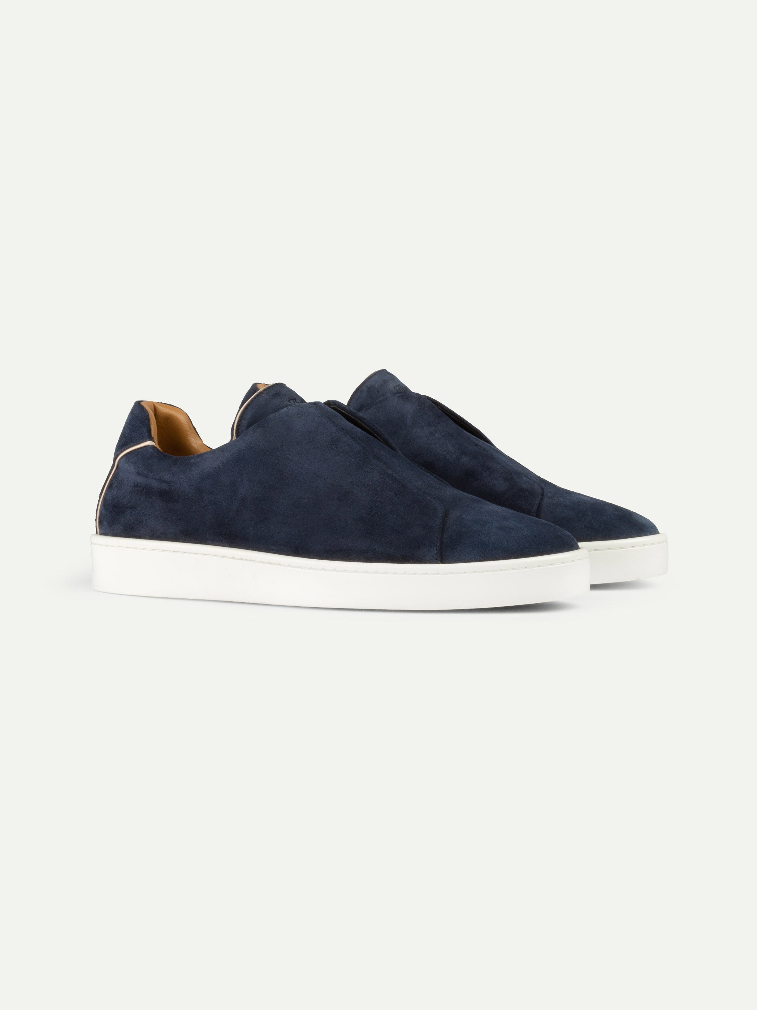 Navy AUR3 Sneaker