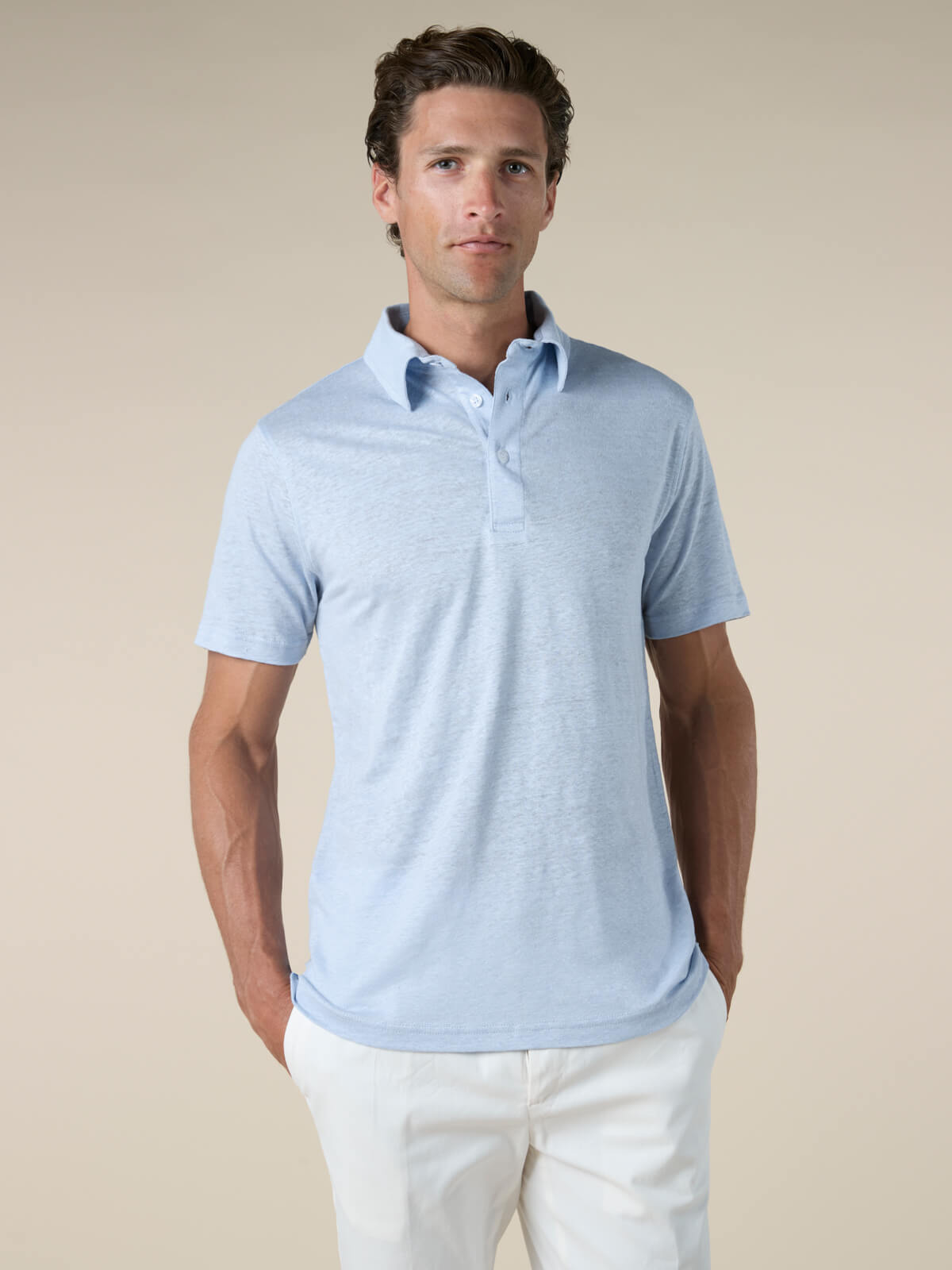 Lichtblauw linnen poloshirt