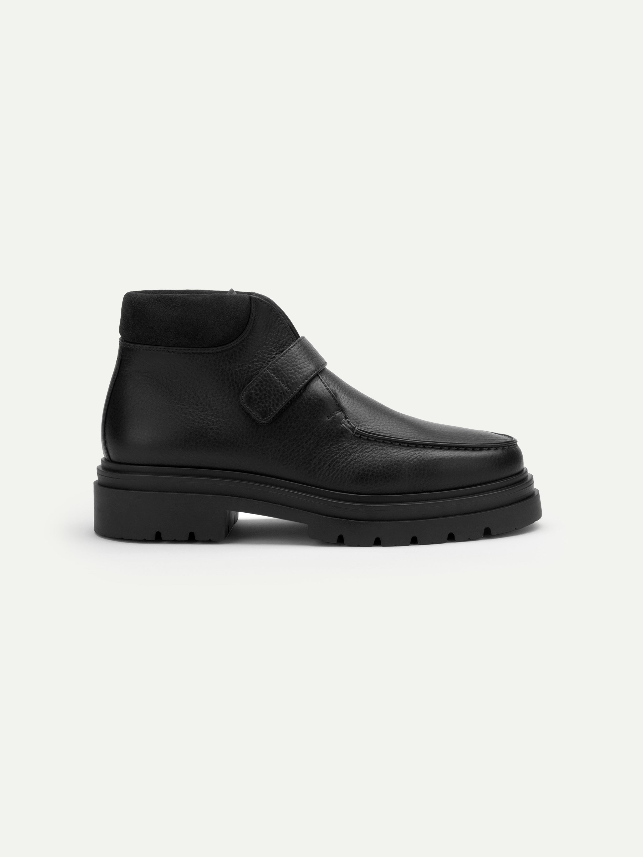 Black Grain Alpine Boot with Fur