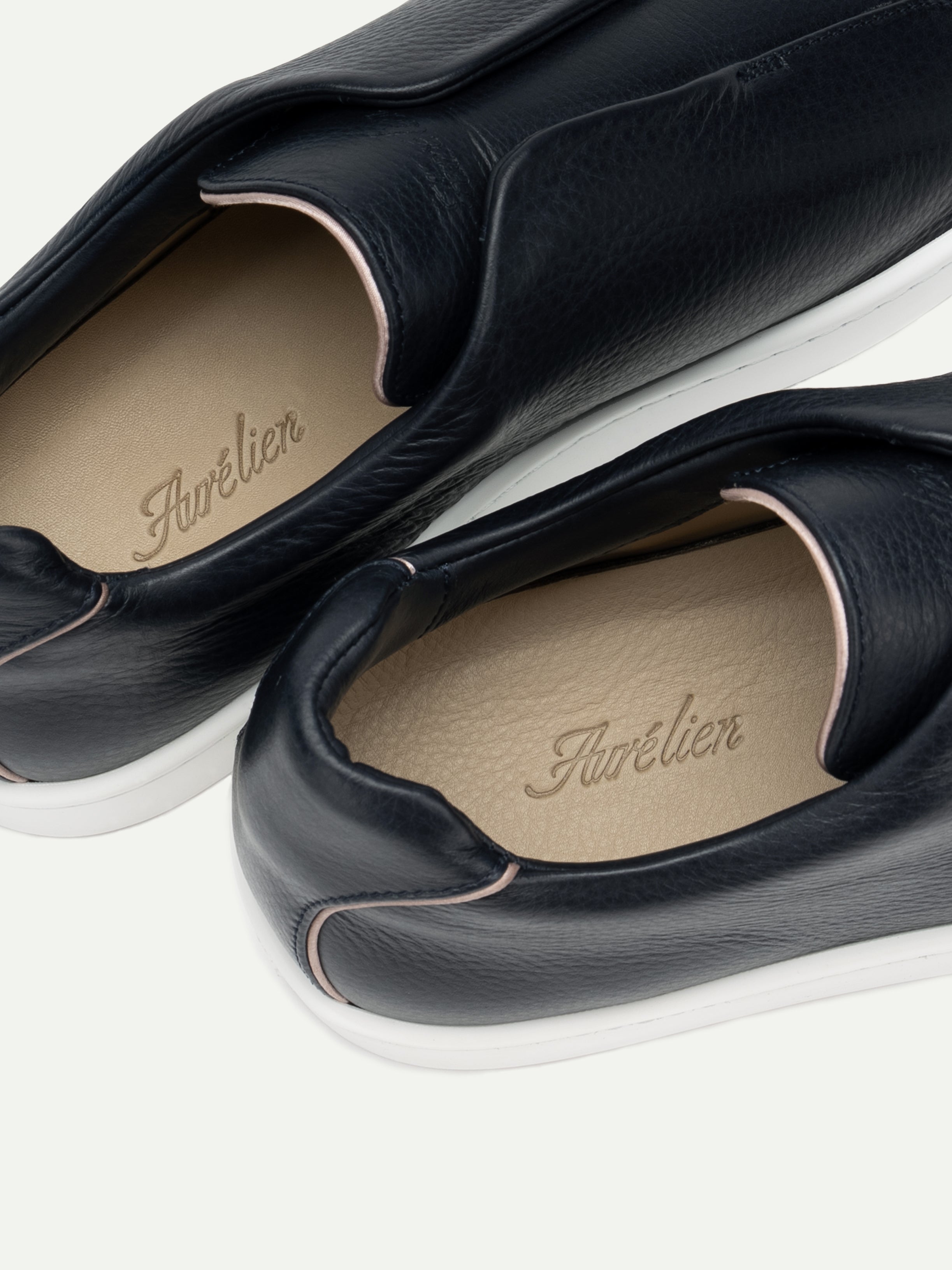 Dark Navy Grain AUR3 Sneaker