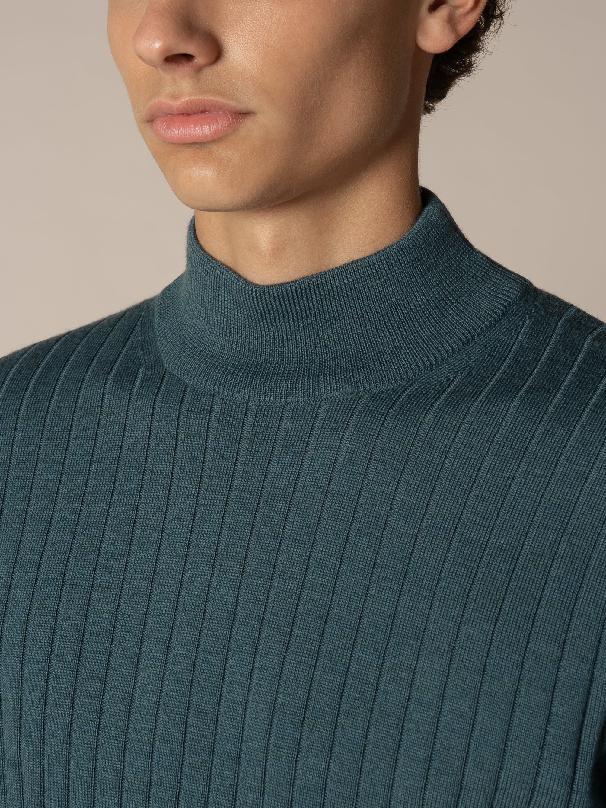 Extrafine Merino Mockneck Ribbed Dark Aquamarine