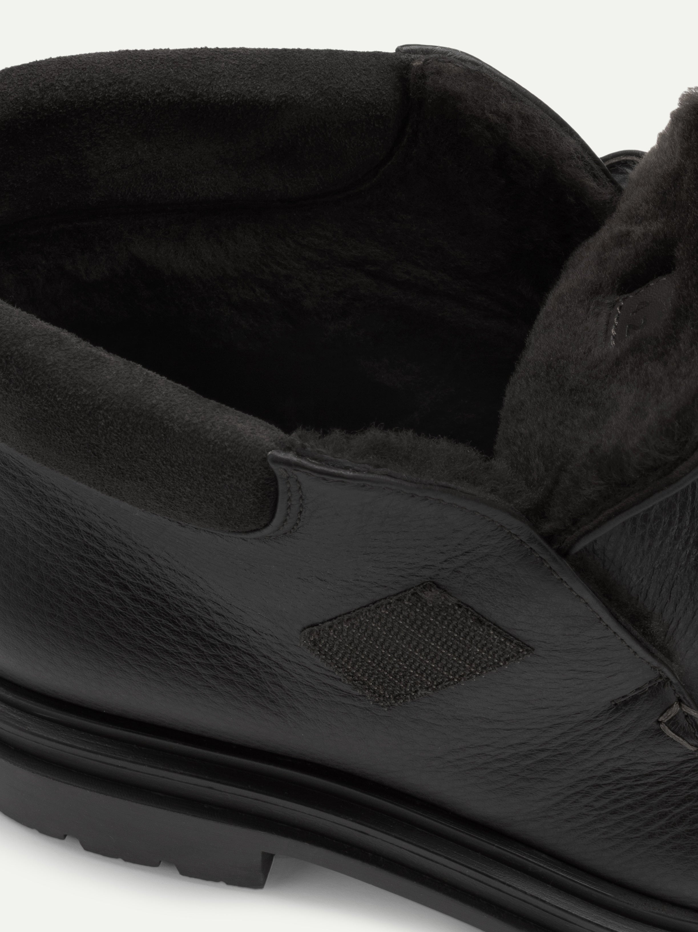 Black Grain Alpine Boot with Fur