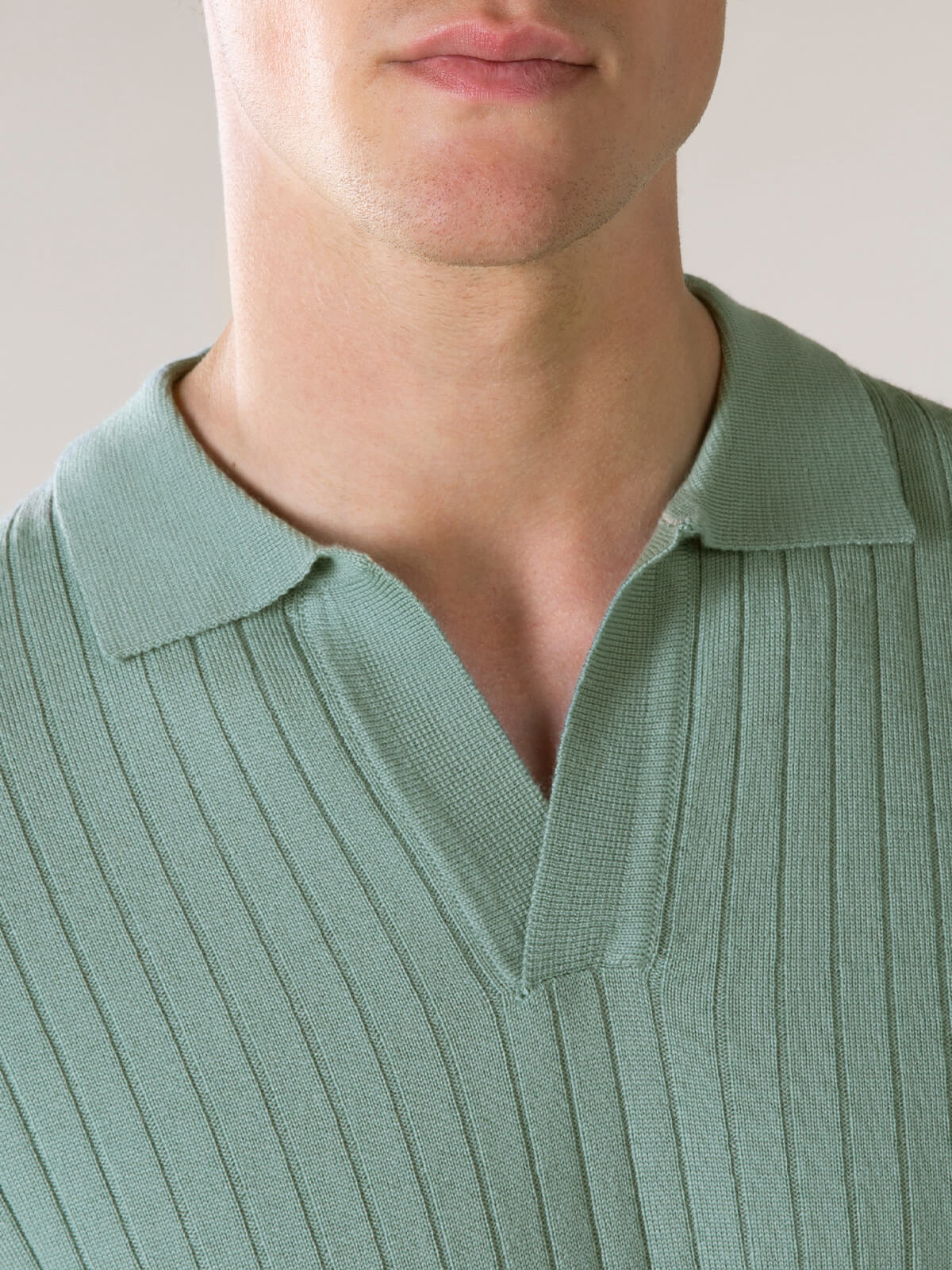 Shortsleeve Buttonless Ribbed Polo Light Green