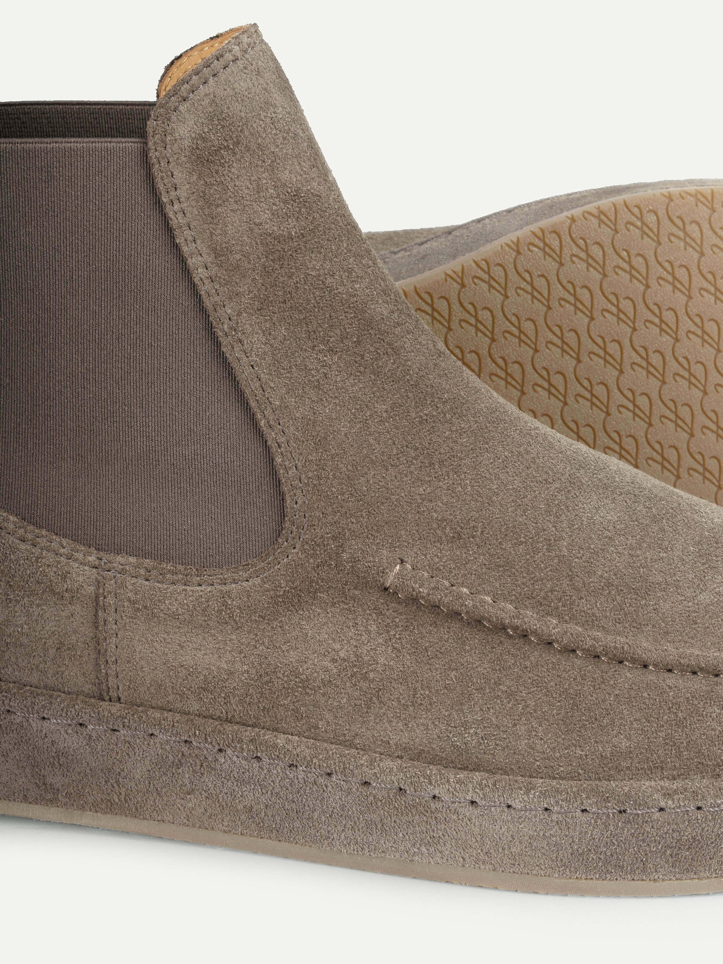 Ash Grey Voyager Chelsea