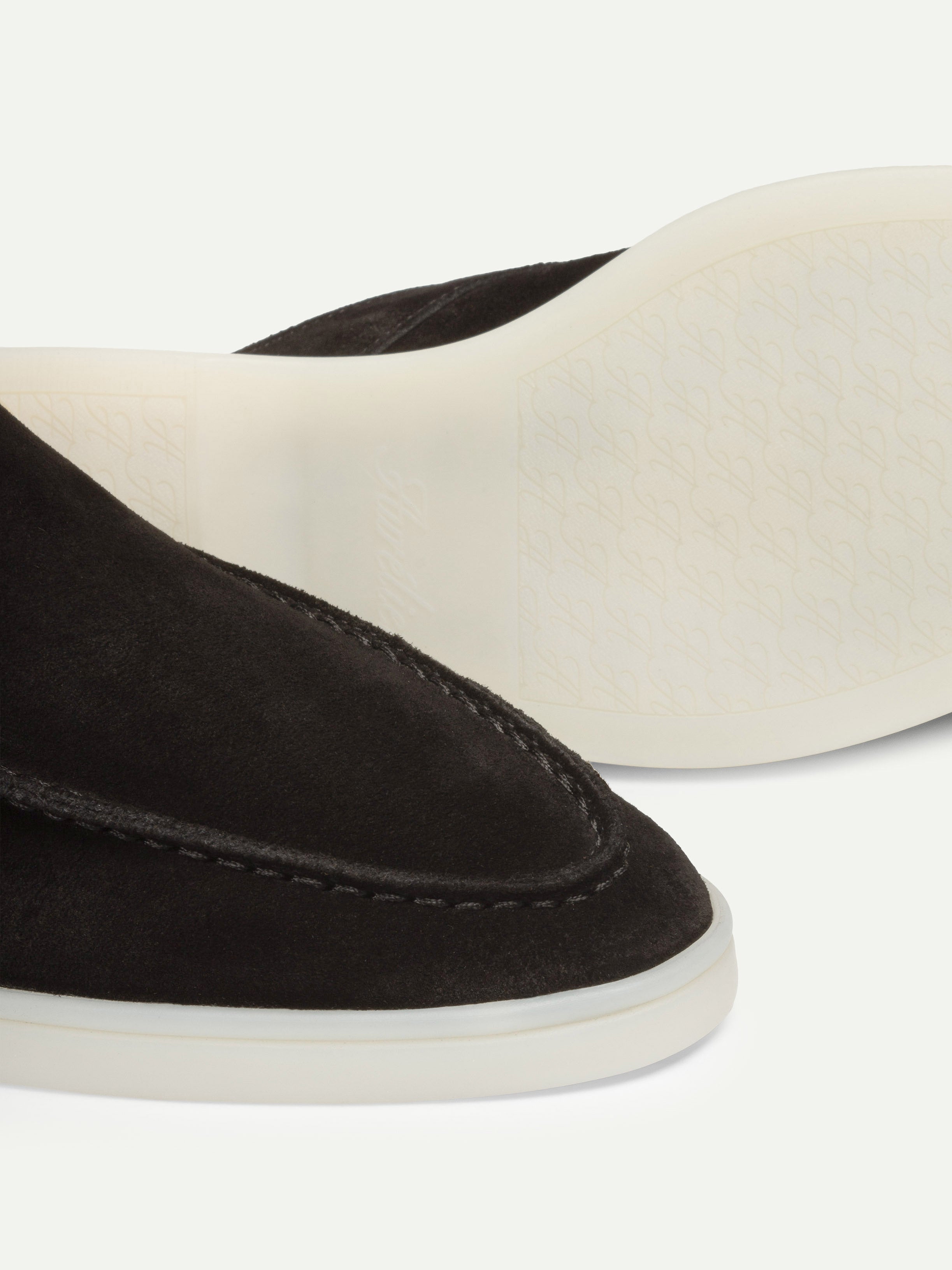 Lady Black Yacht Slipper