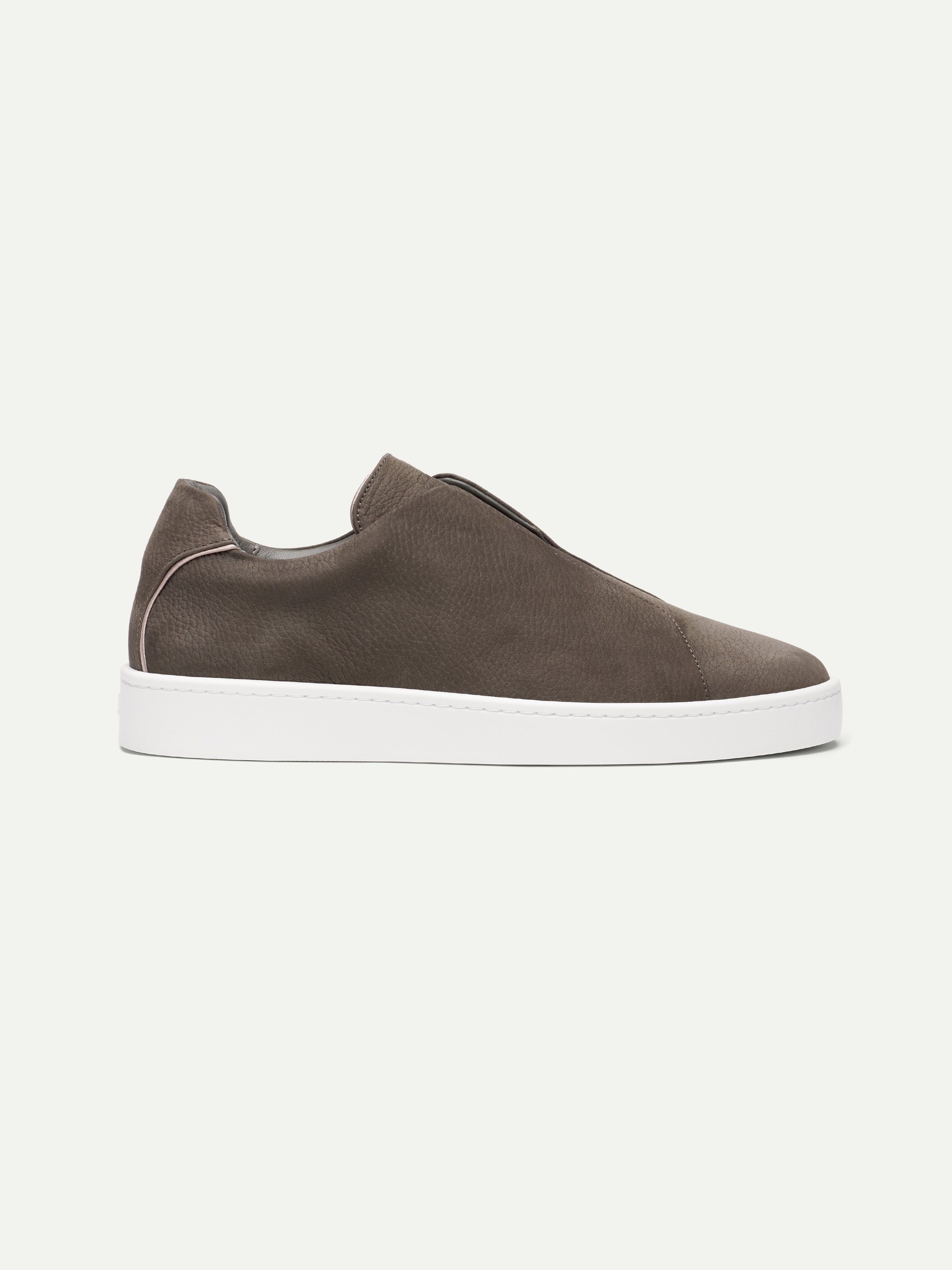 Ash Grey Nubuck AUR3 Sneaker