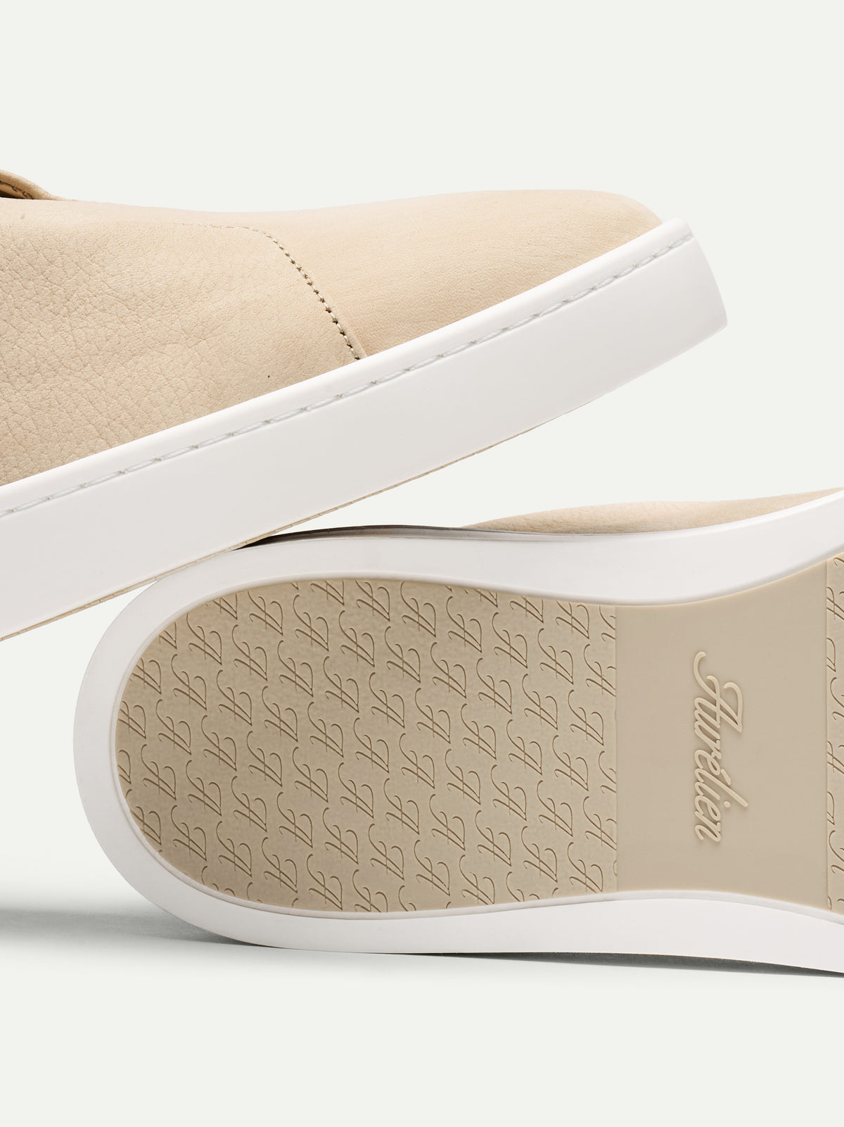 Light Beige Nubuck AUR3 Sneaker