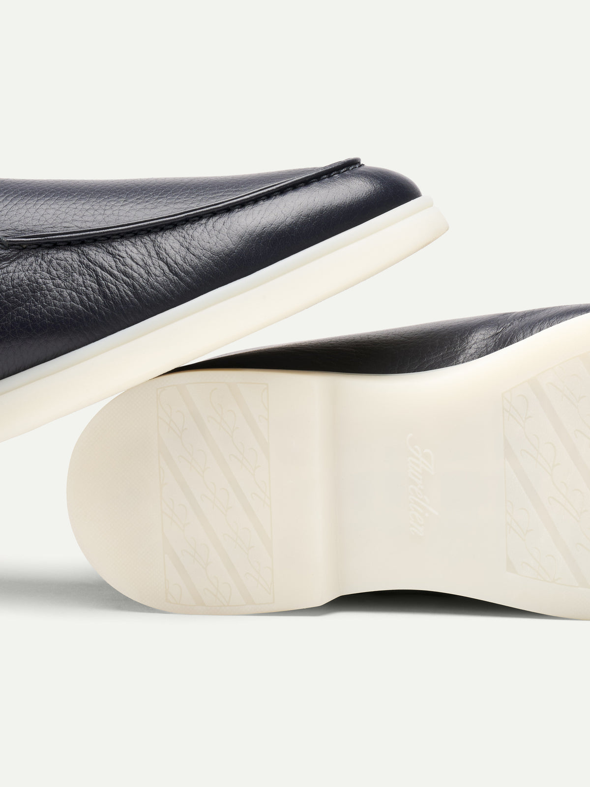 Navy Grain Desert Boot