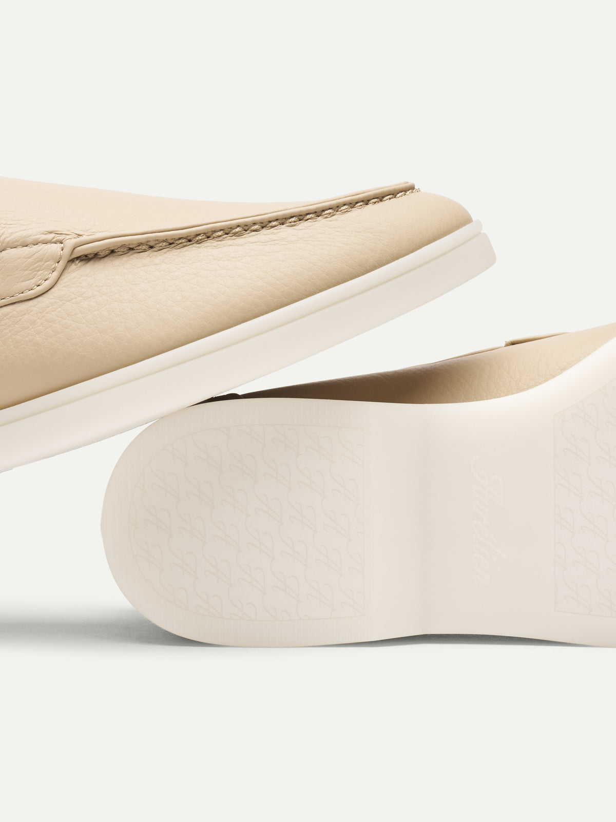 Lady Beige Grain Yacht Loafers