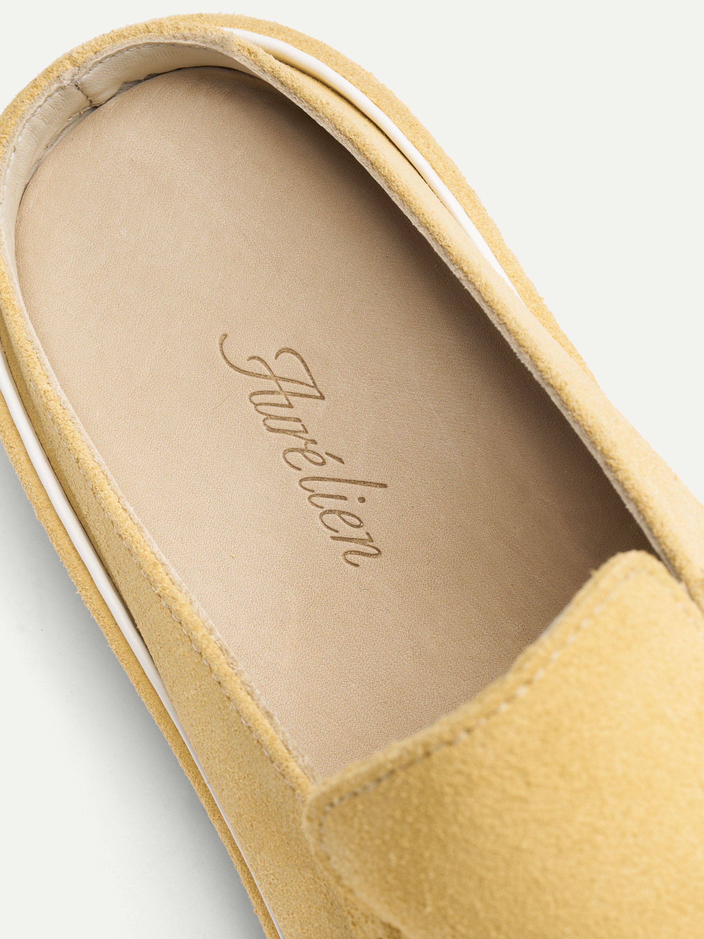 Light Yellow Lady Voyager Slipper