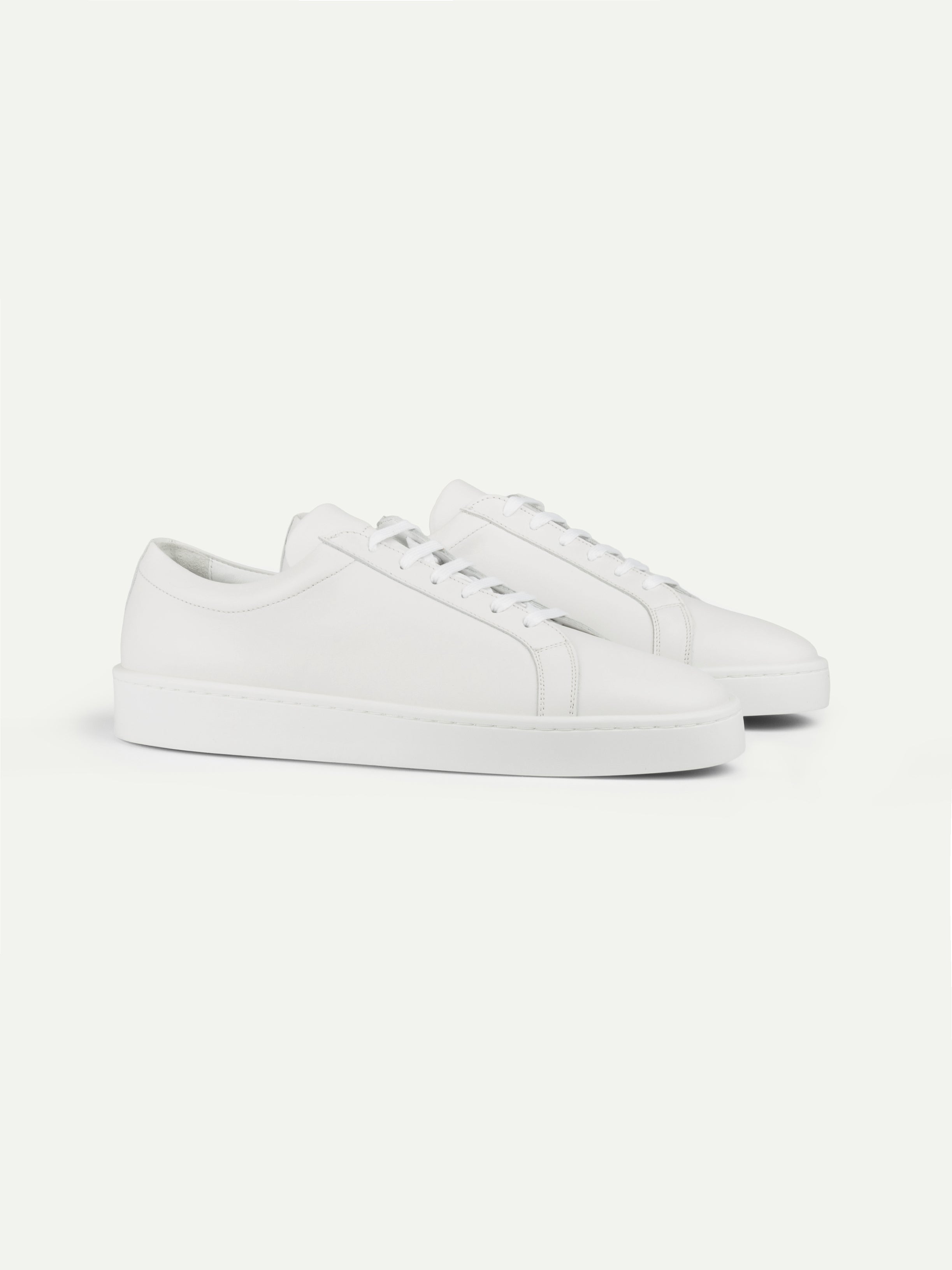 White AUR1 Sneaker