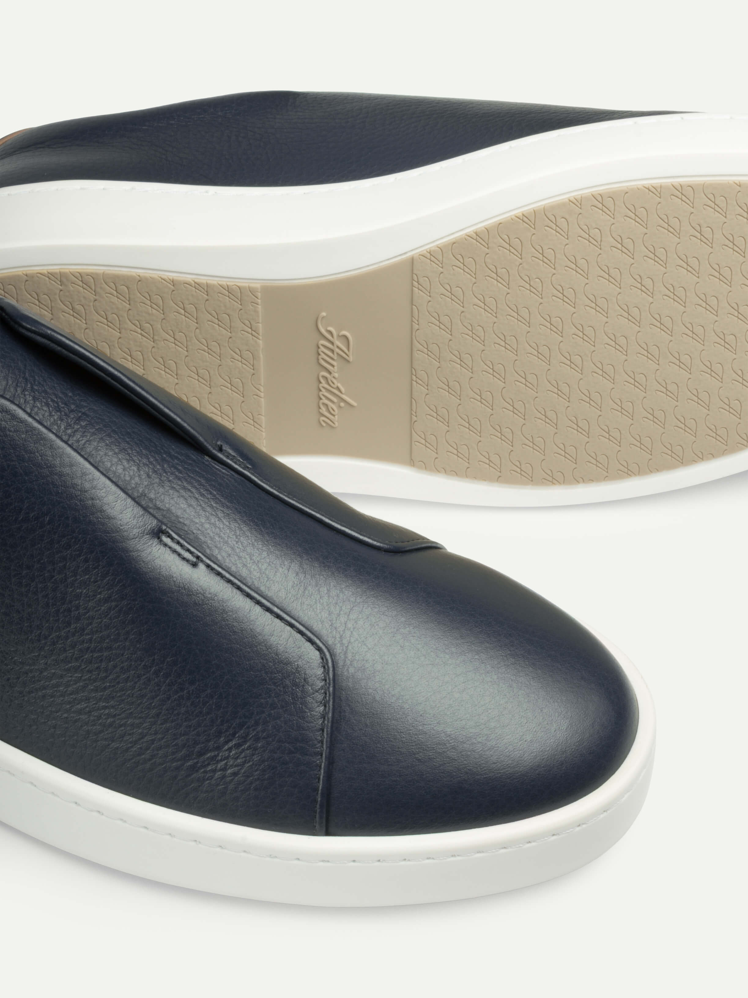 Navy Grain AUR3 Sneaker
