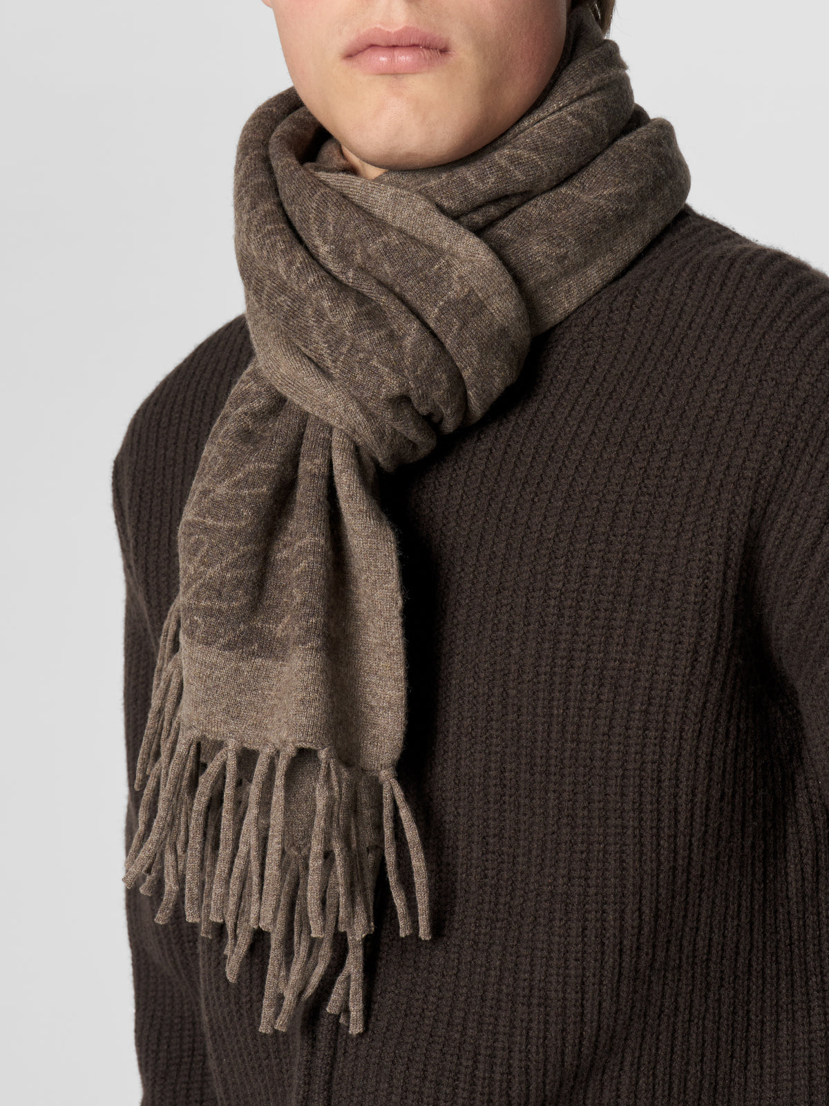 AUR1 Scarf Dark Brown