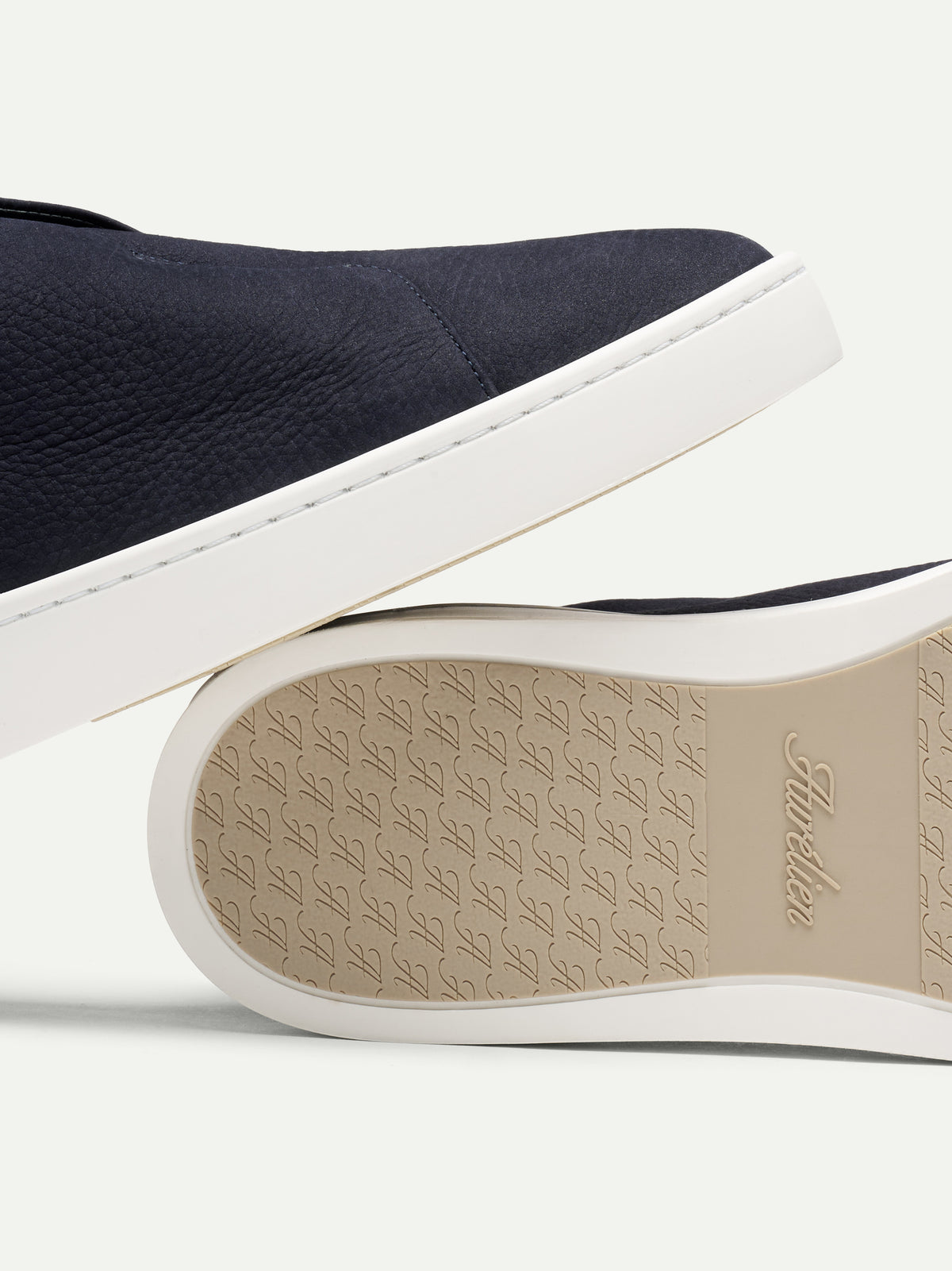 Navy Nubuck AUR3 Sneaker