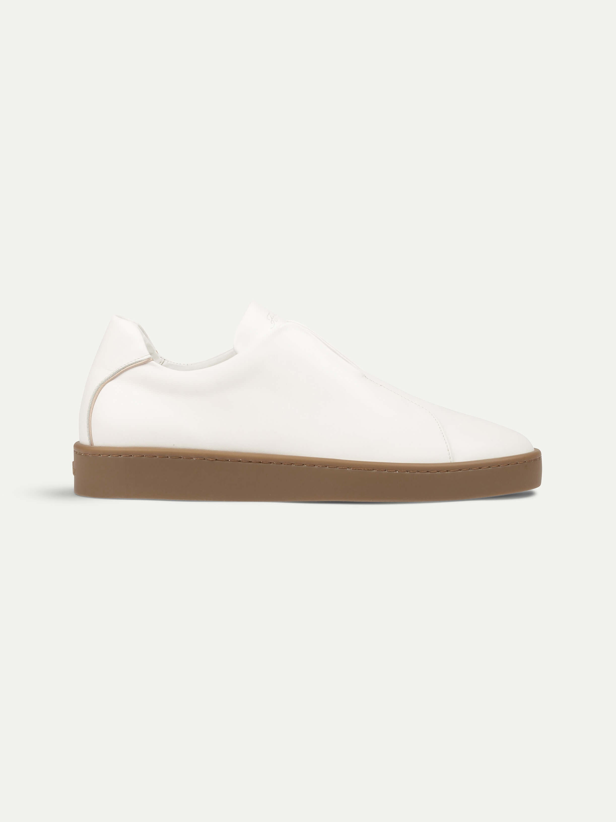 White AUR3 Sneaker
