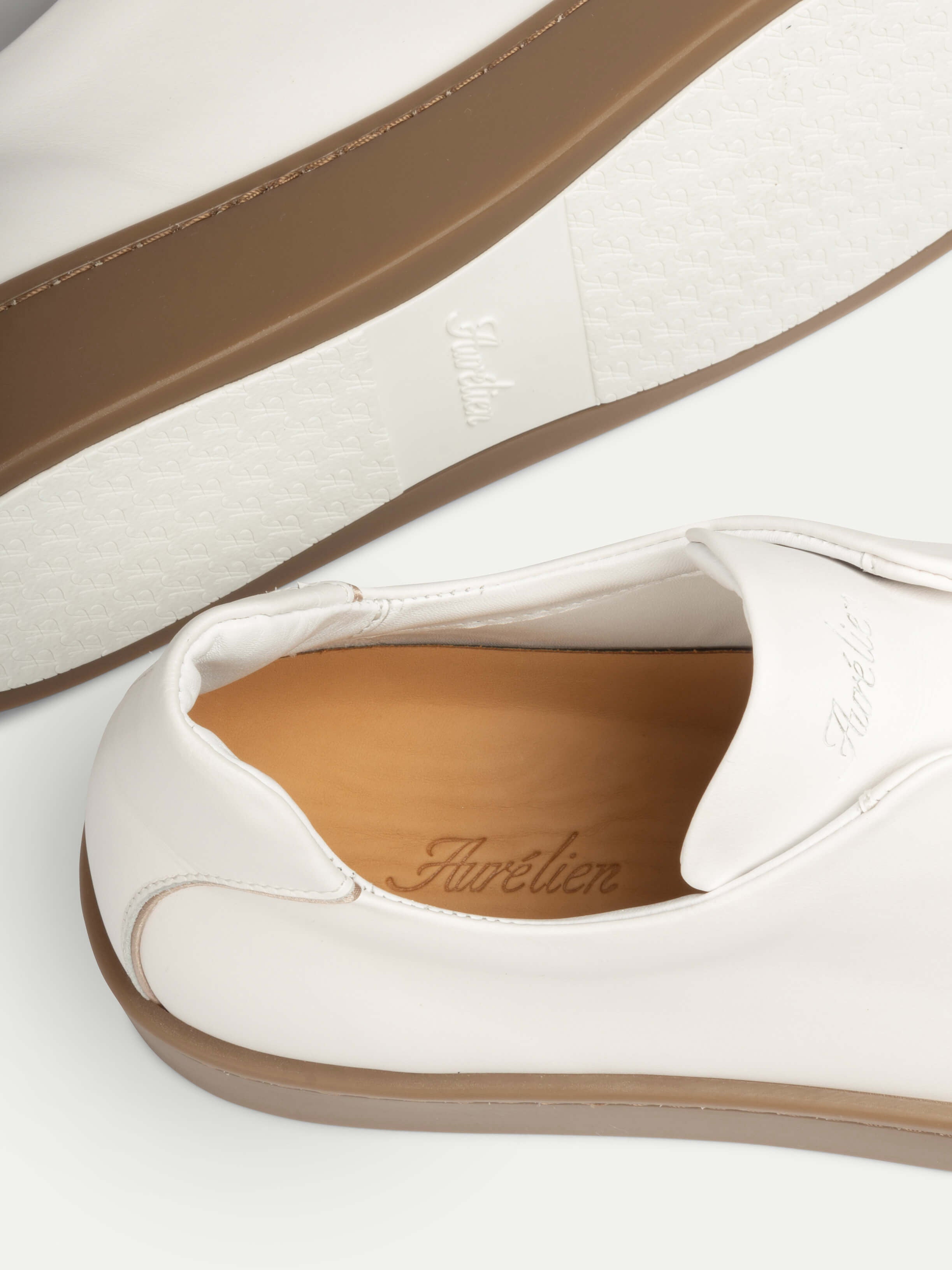 White AUR3 Sneaker