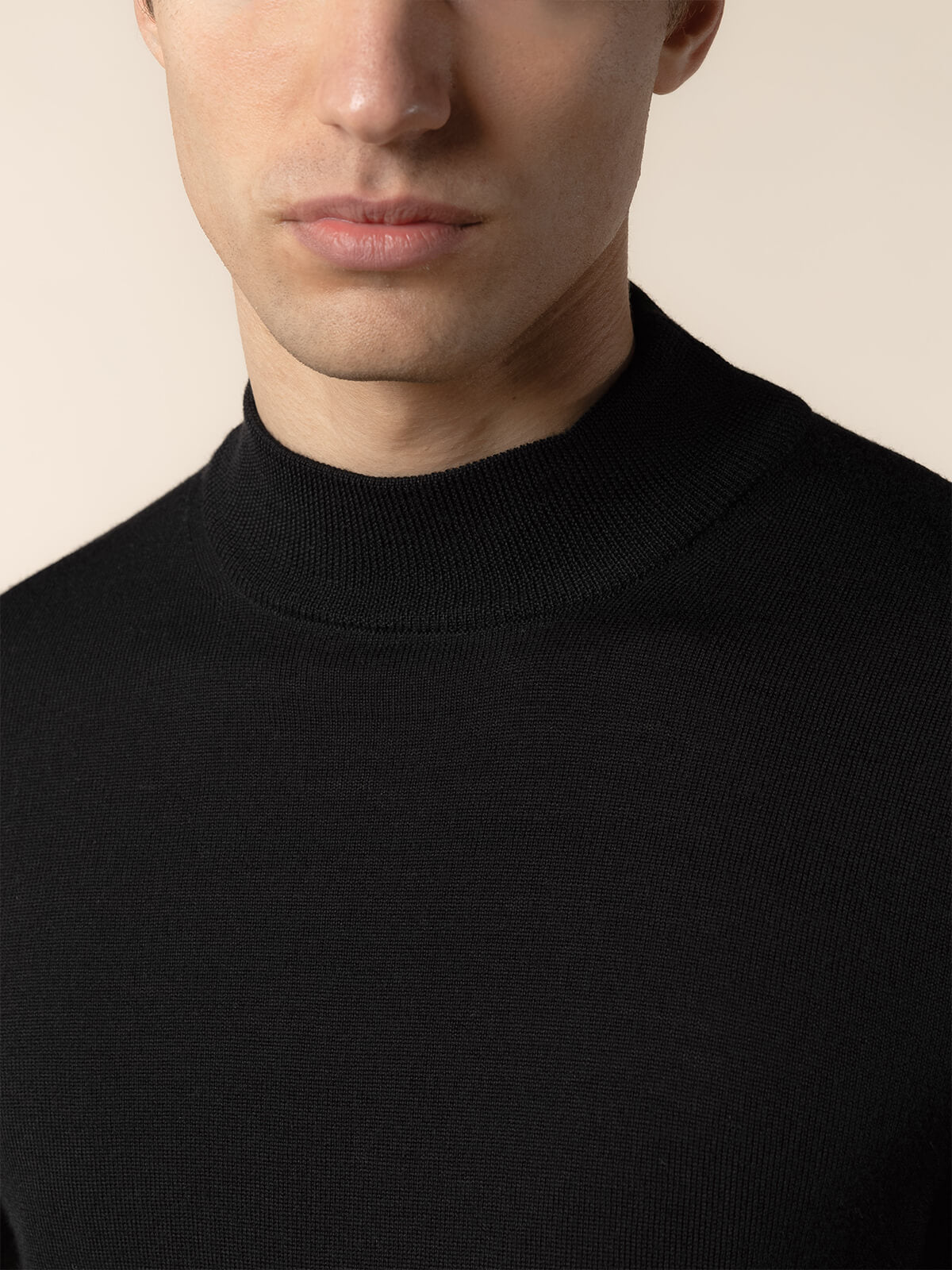 Extrafine Merino Mockneck Black