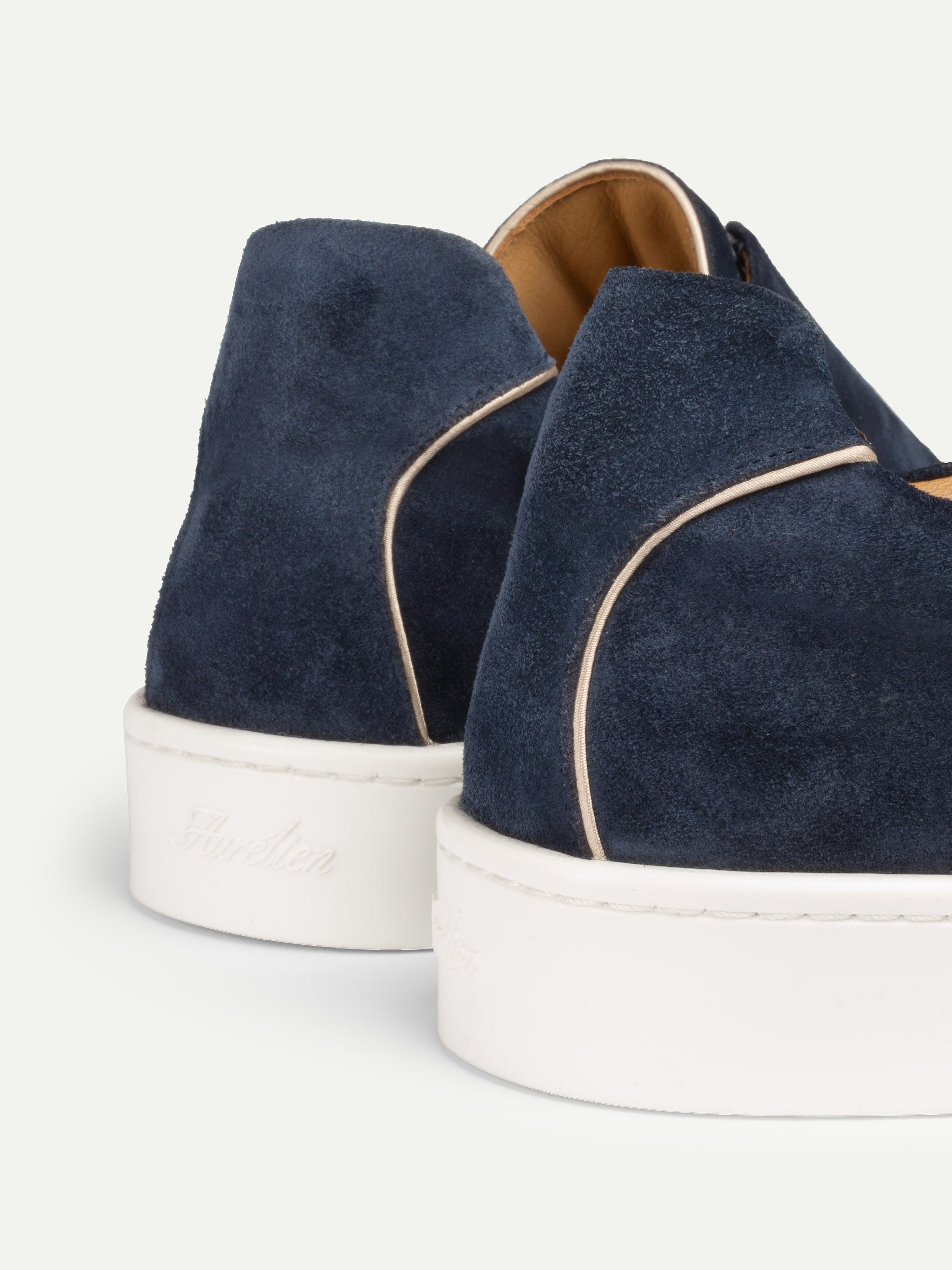 Navy AUR3 Sneaker