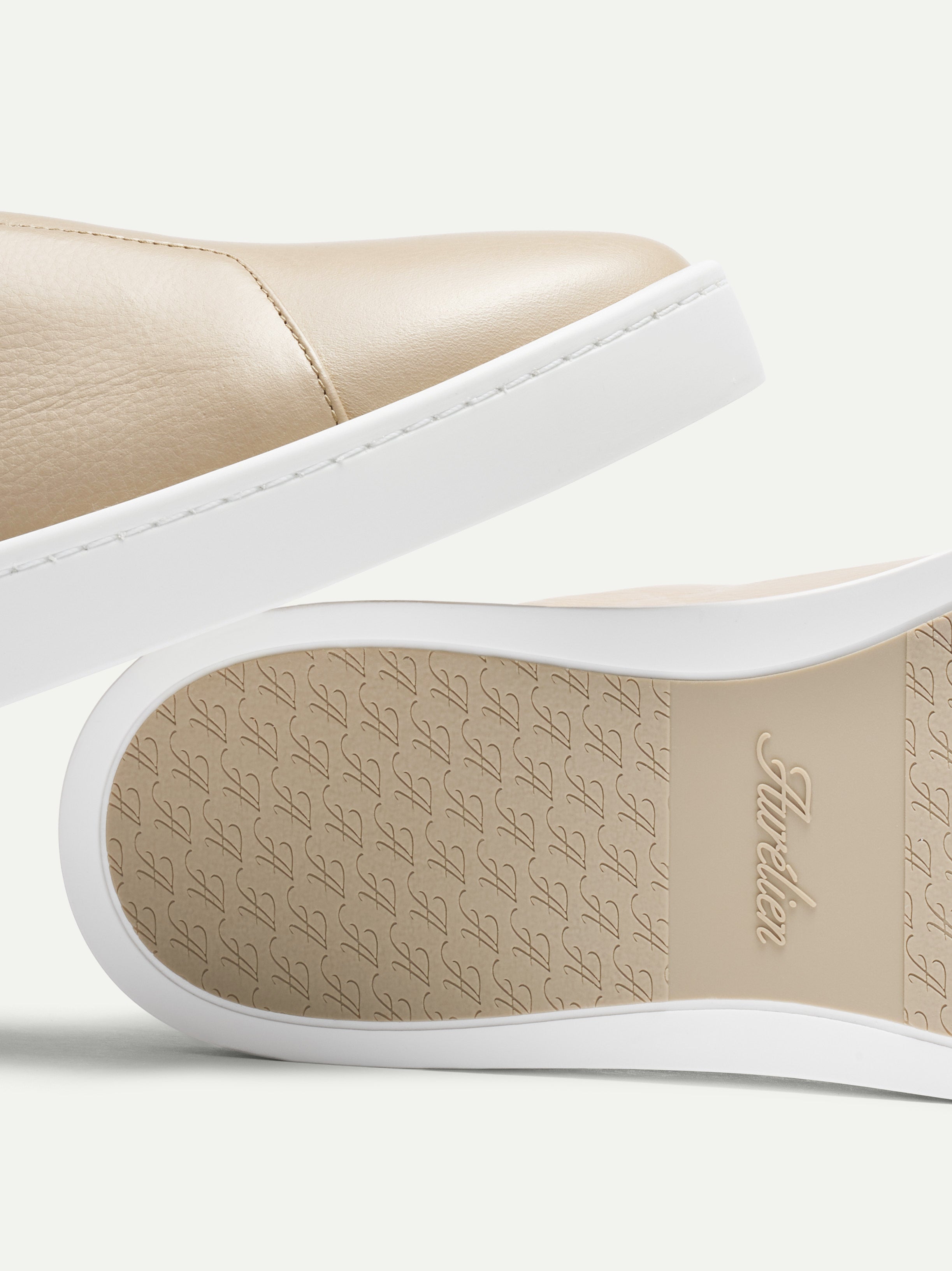 Light Beige Grain AUR3 Sneaker