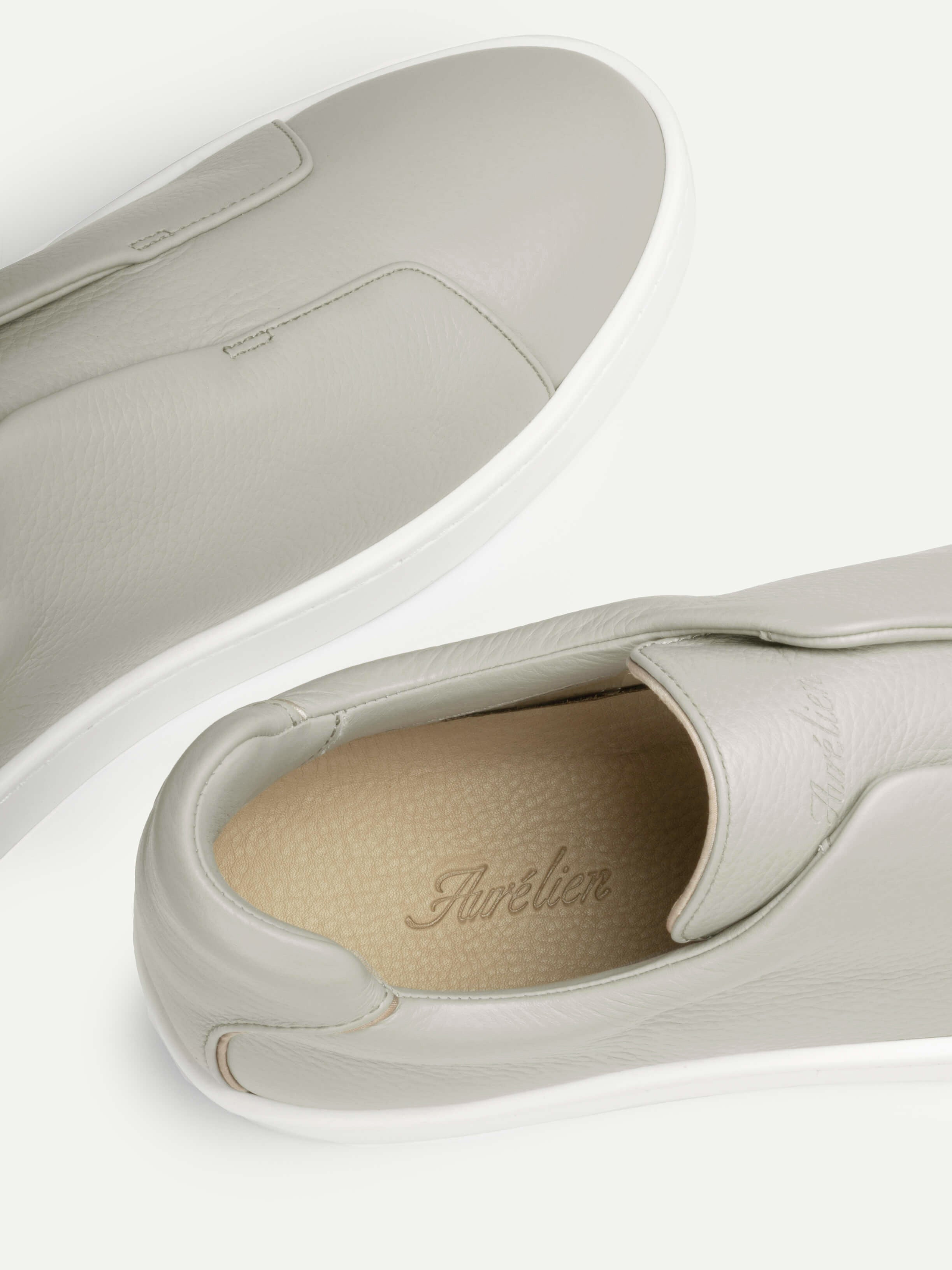 Light Grey Grain AUR3 Sneaker