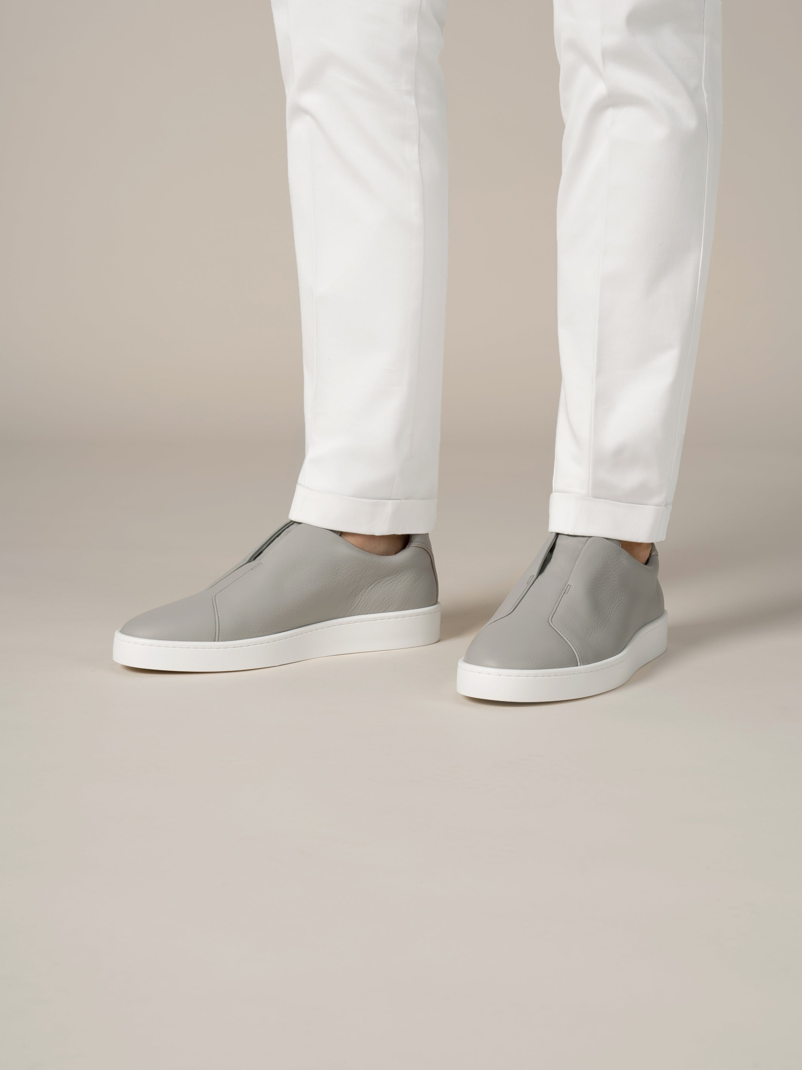 Light Grey Grain AUR3 Sneaker