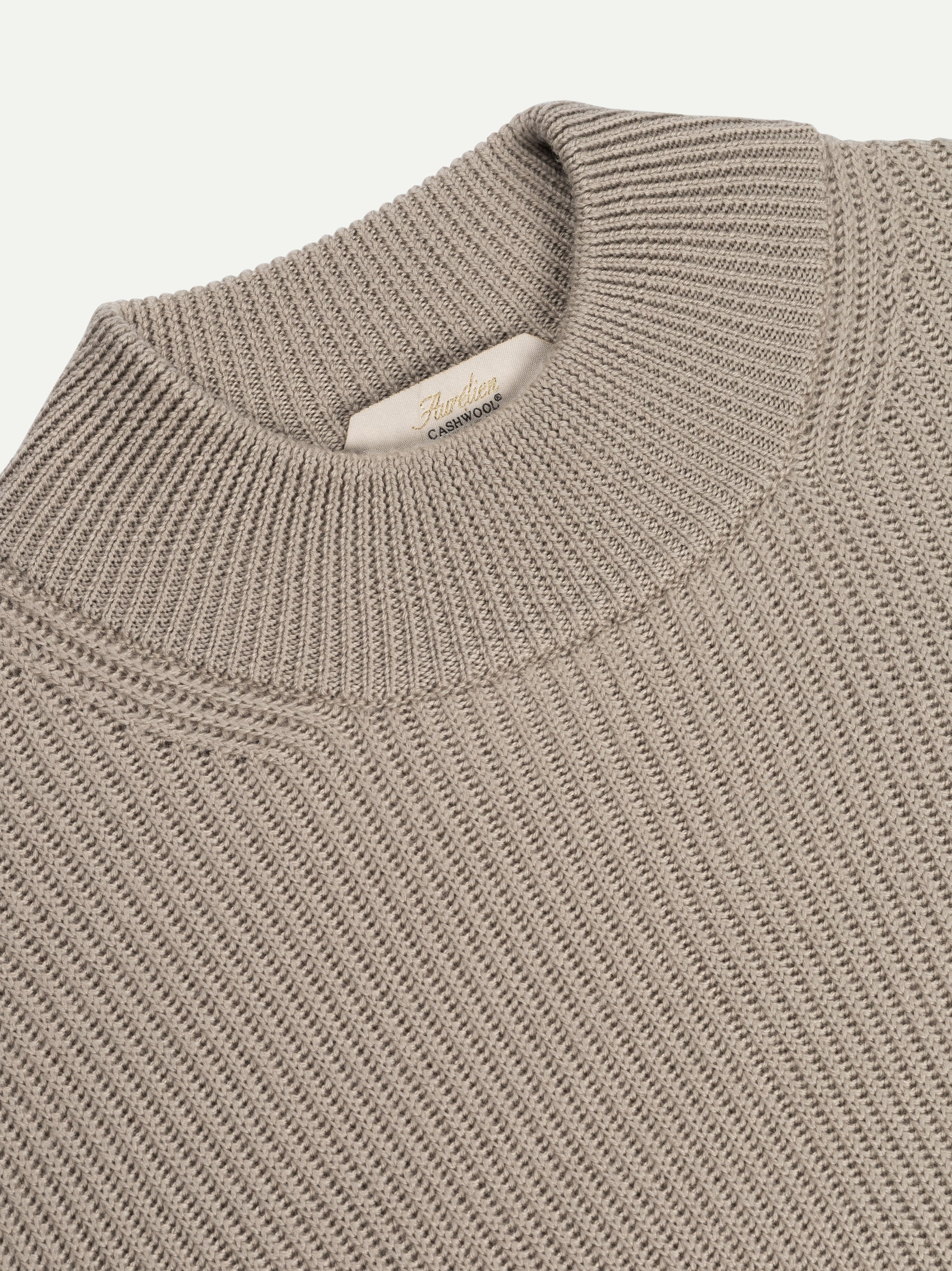 Costa Inglese Mockneck Greige
