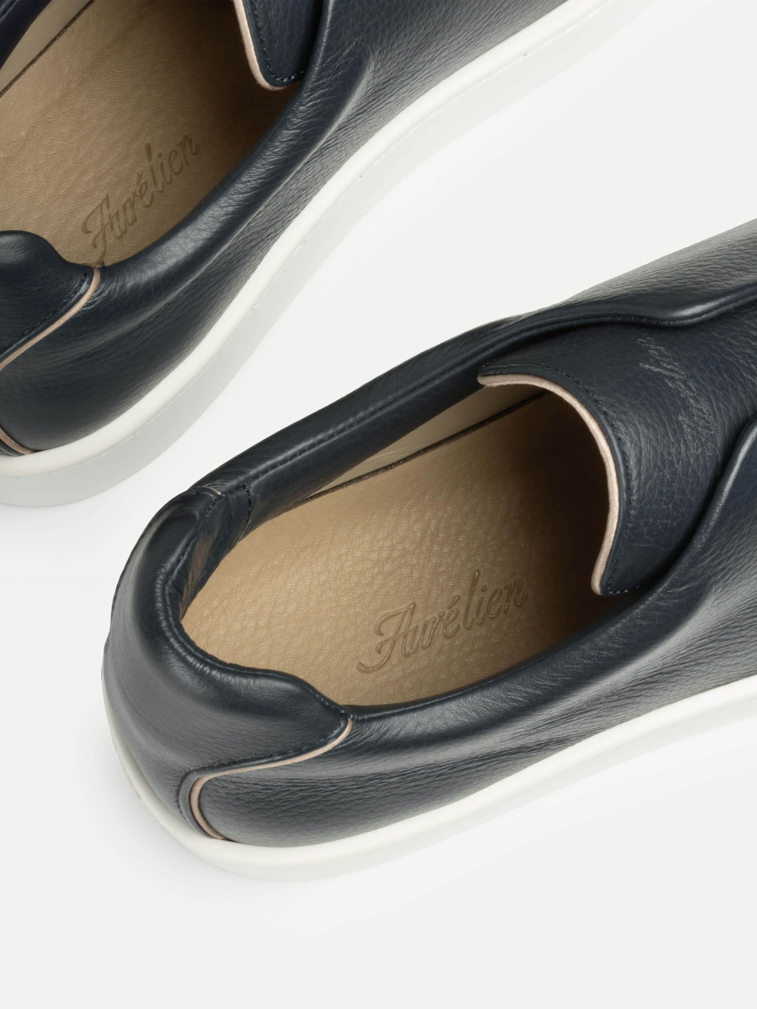 Navy Grain AUR3 Sneaker