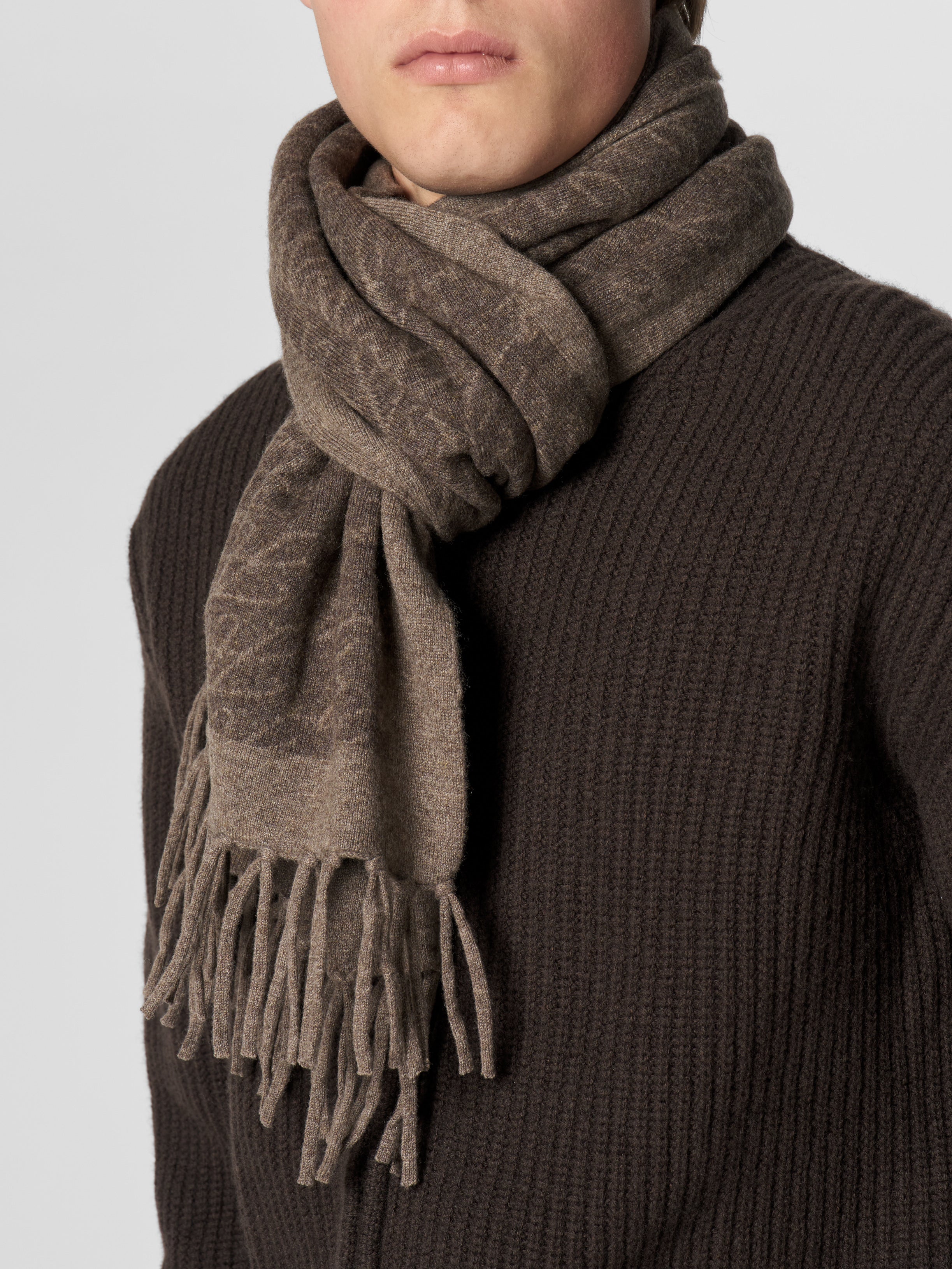 AUR1 Scarf Dark Brown