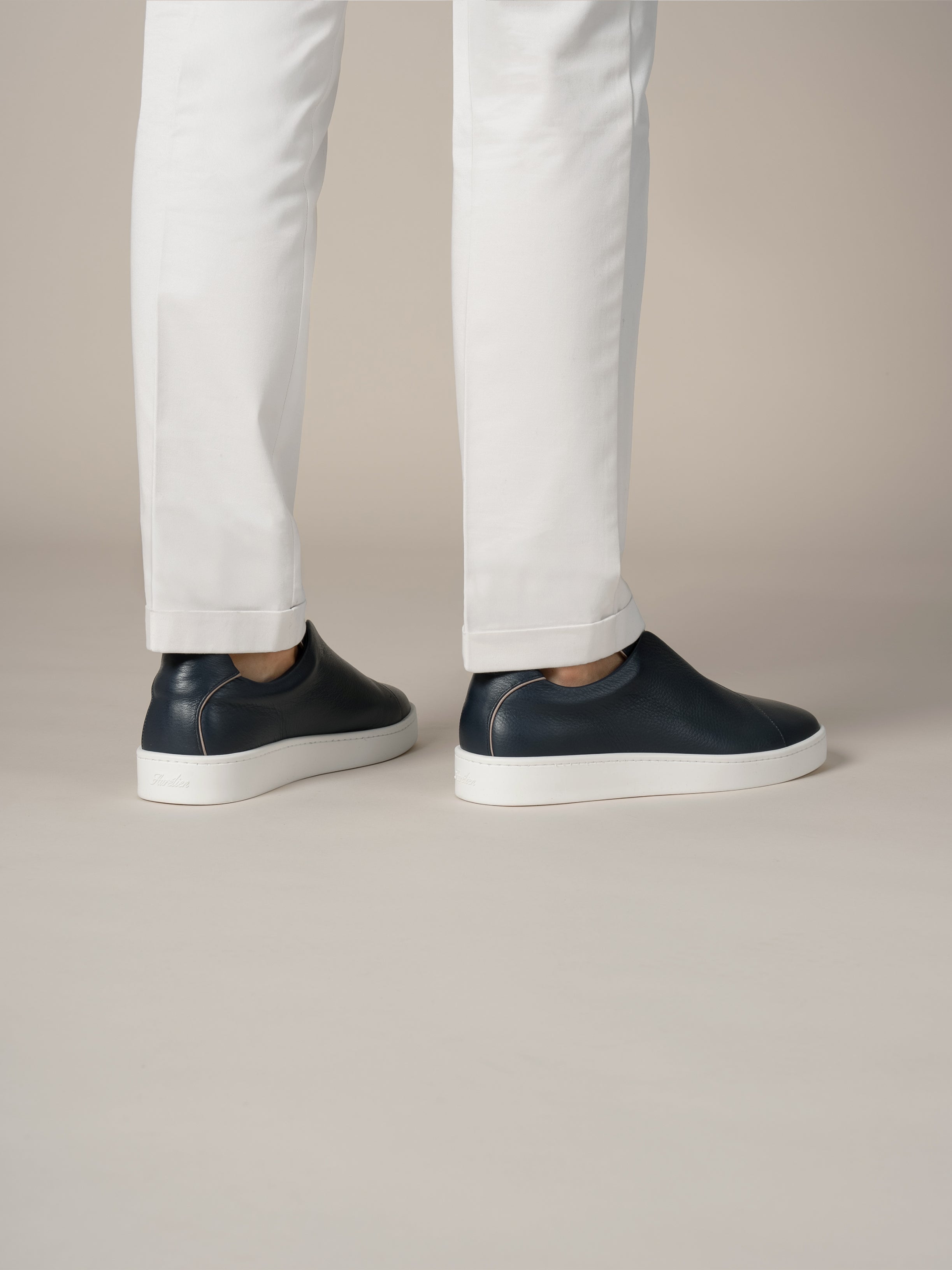 Dark Navy Grain AUR3 Sneaker