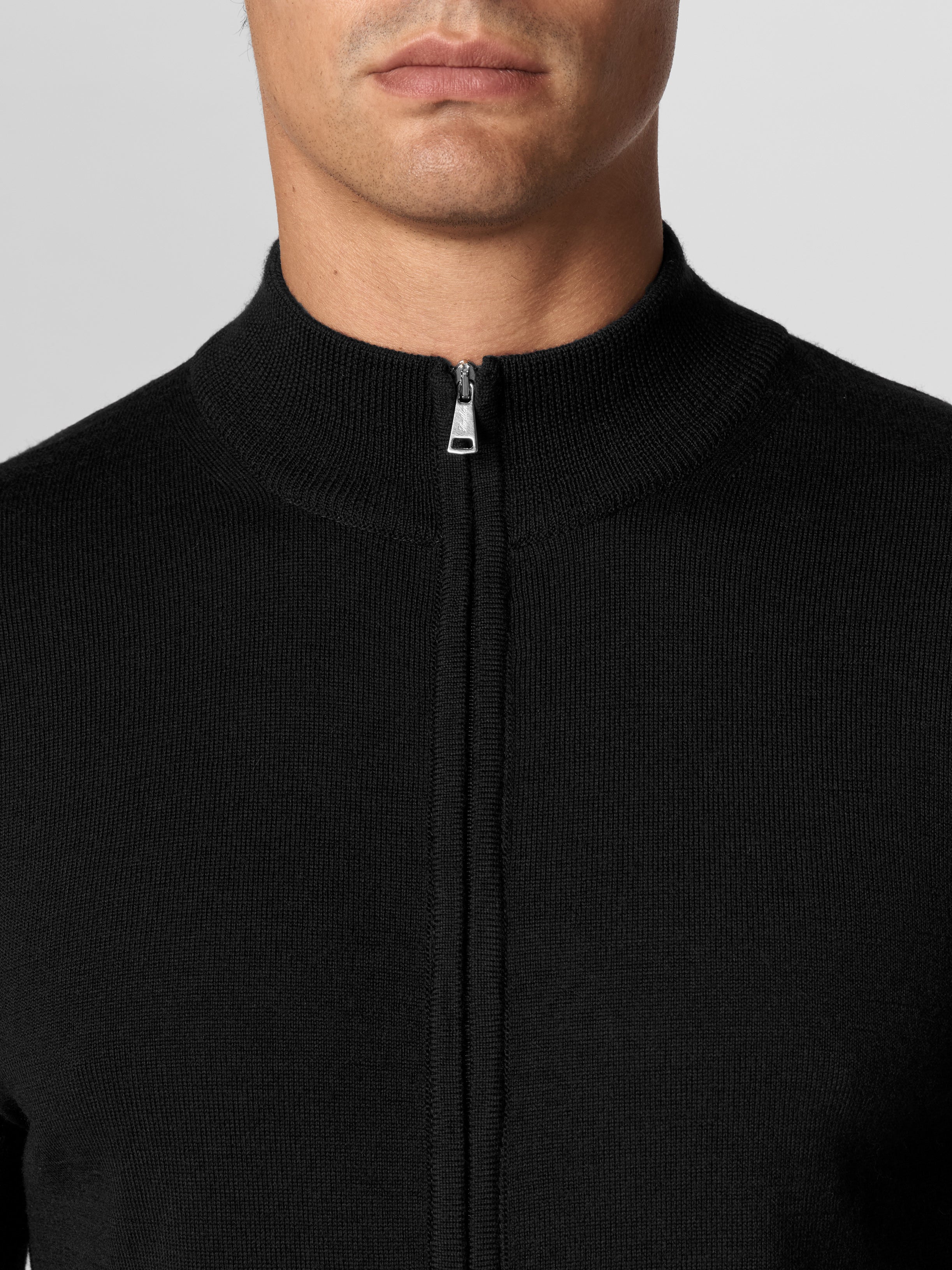 Extrafine Merino Zipper Vest Black