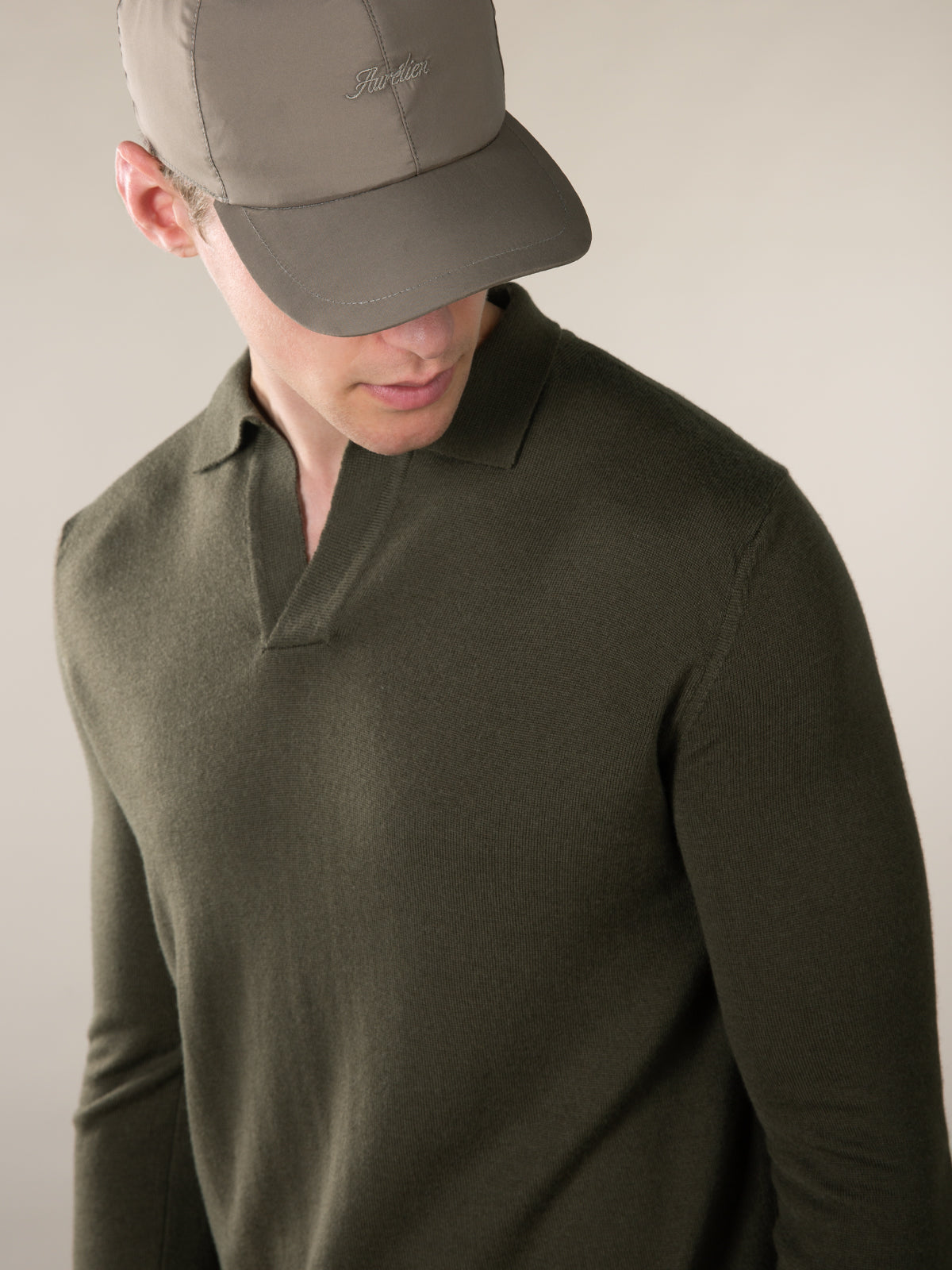 Extrafine Merino Buttonless Polo Olive