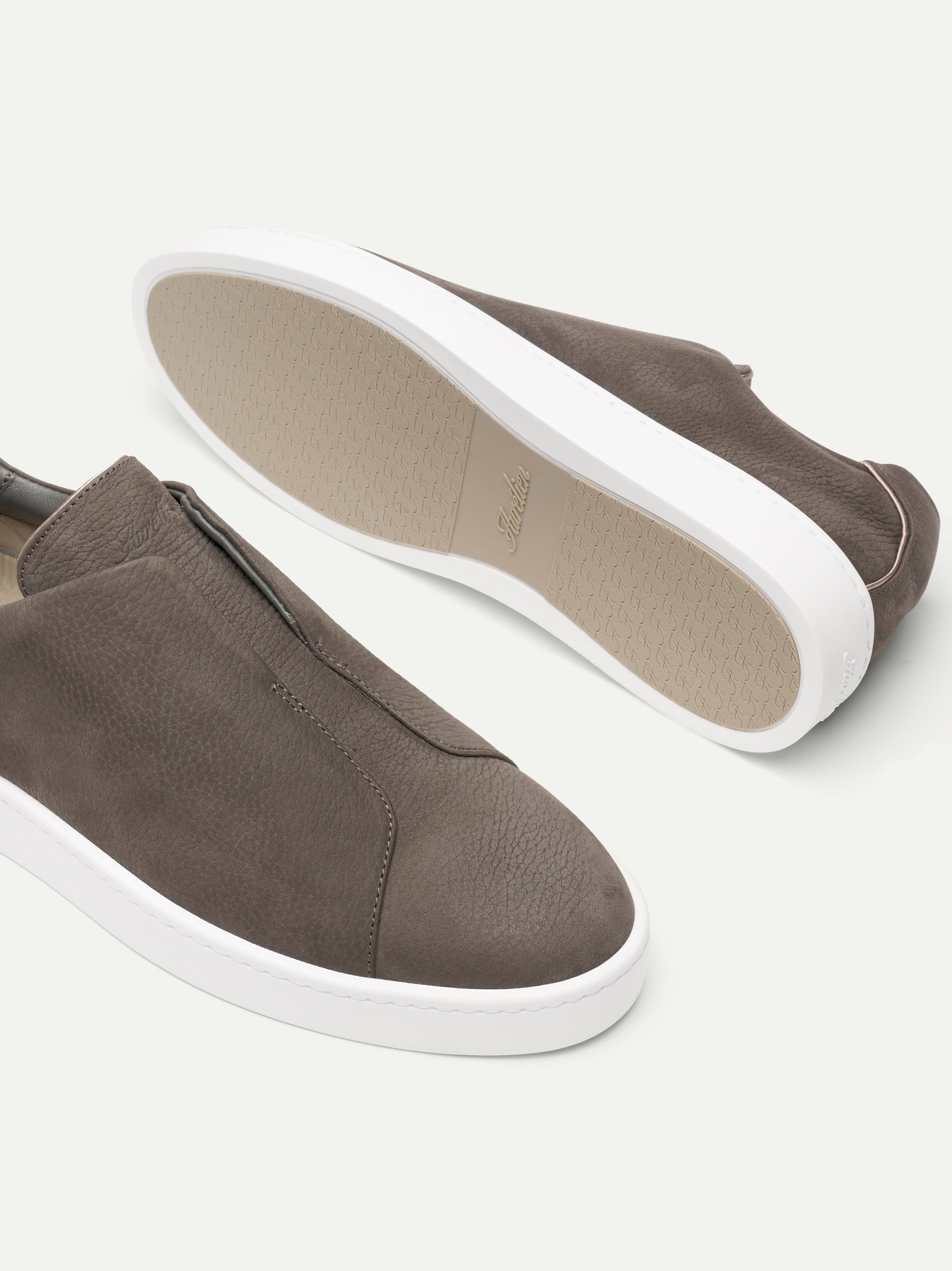 Ash Grey Nubuck AUR3 Sneaker