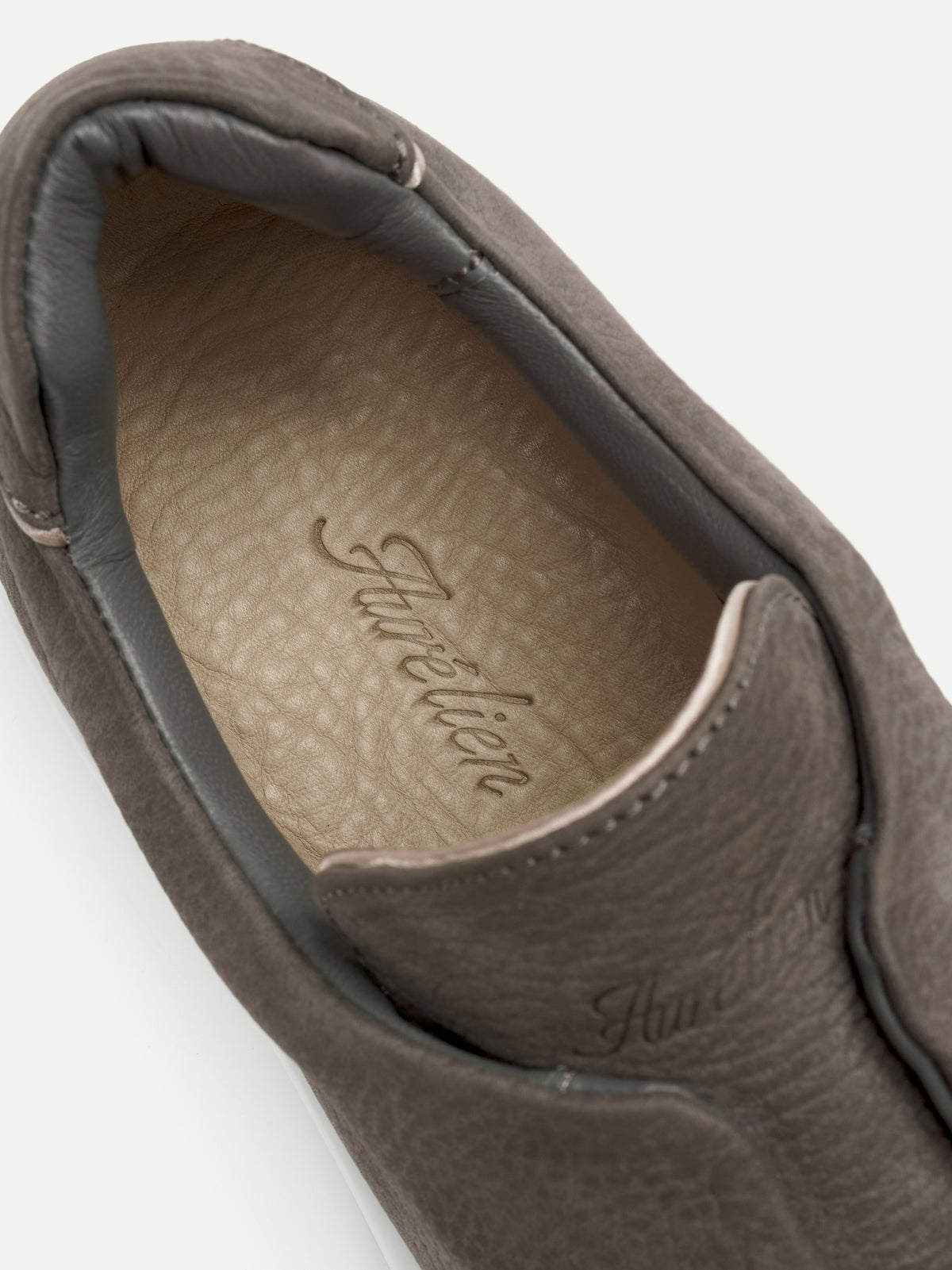 Ash Grey Nubuck AUR3 Sneaker