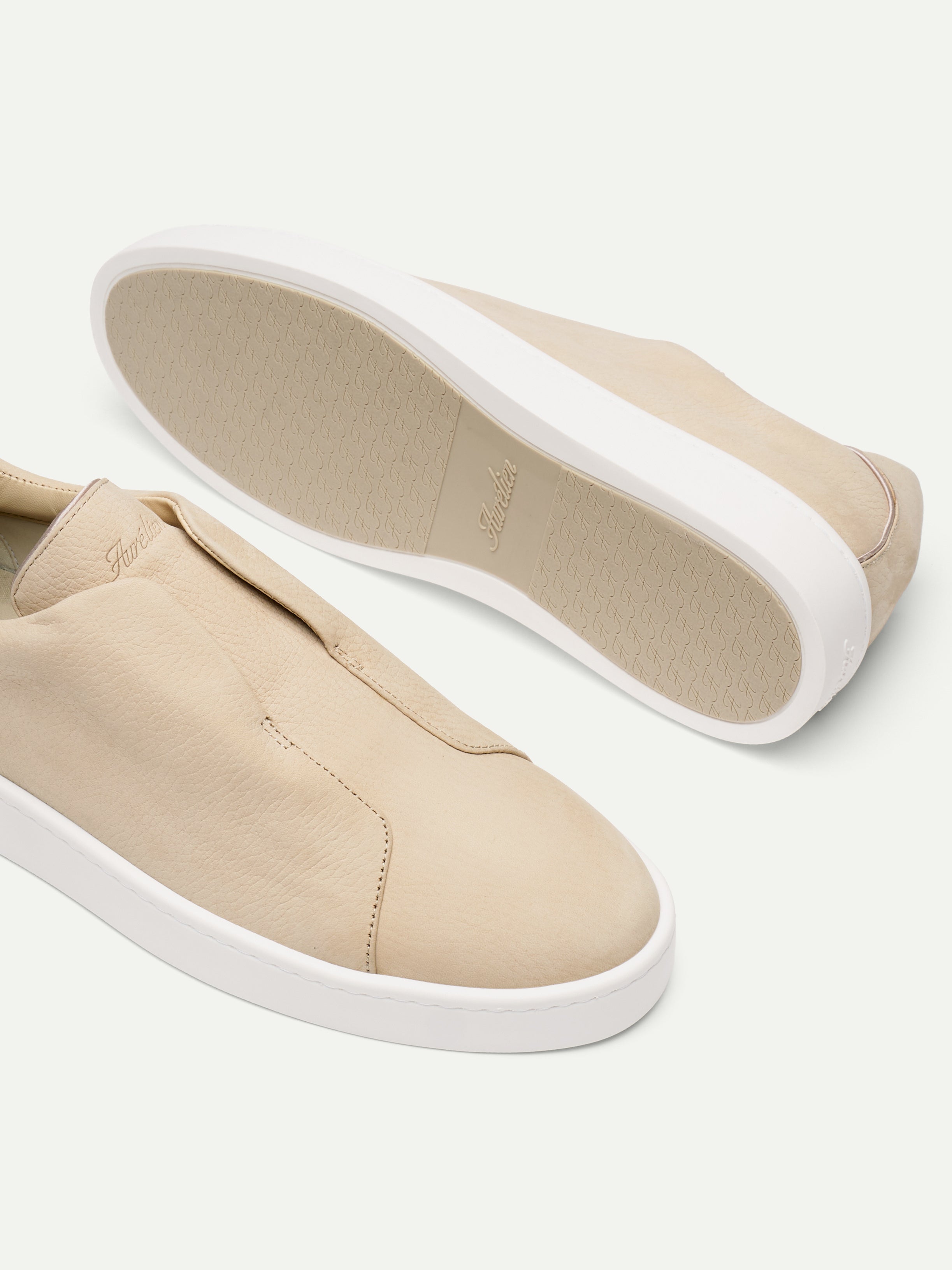 Light Beige Nubuck AUR3 Sneaker
